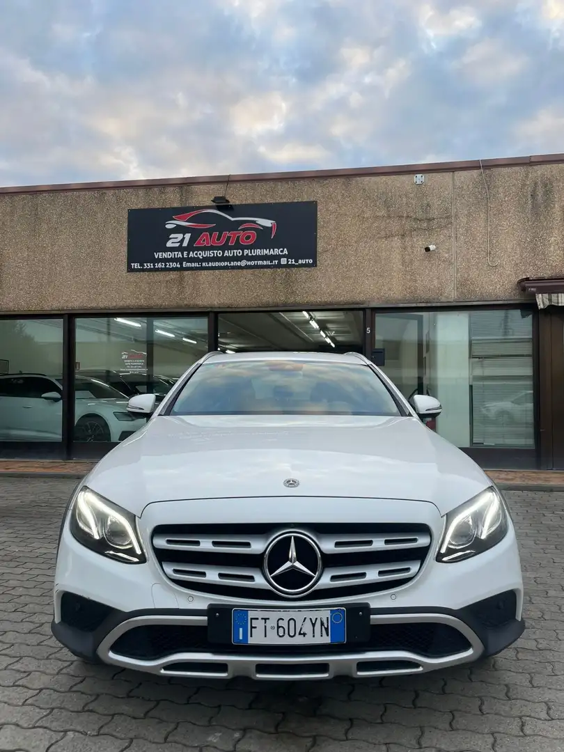 Mercedes-Benz E 220 E 220 d S.W. 4Matic Auto Premium Plus All-Terrain Bianco - 2