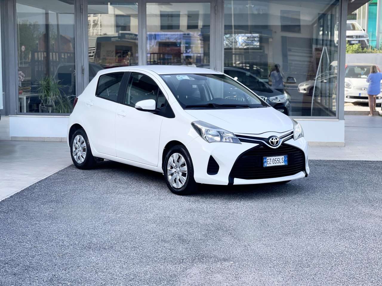 Toyota Yaris 1.0 Benzina 69CV E6 Neo - 2015