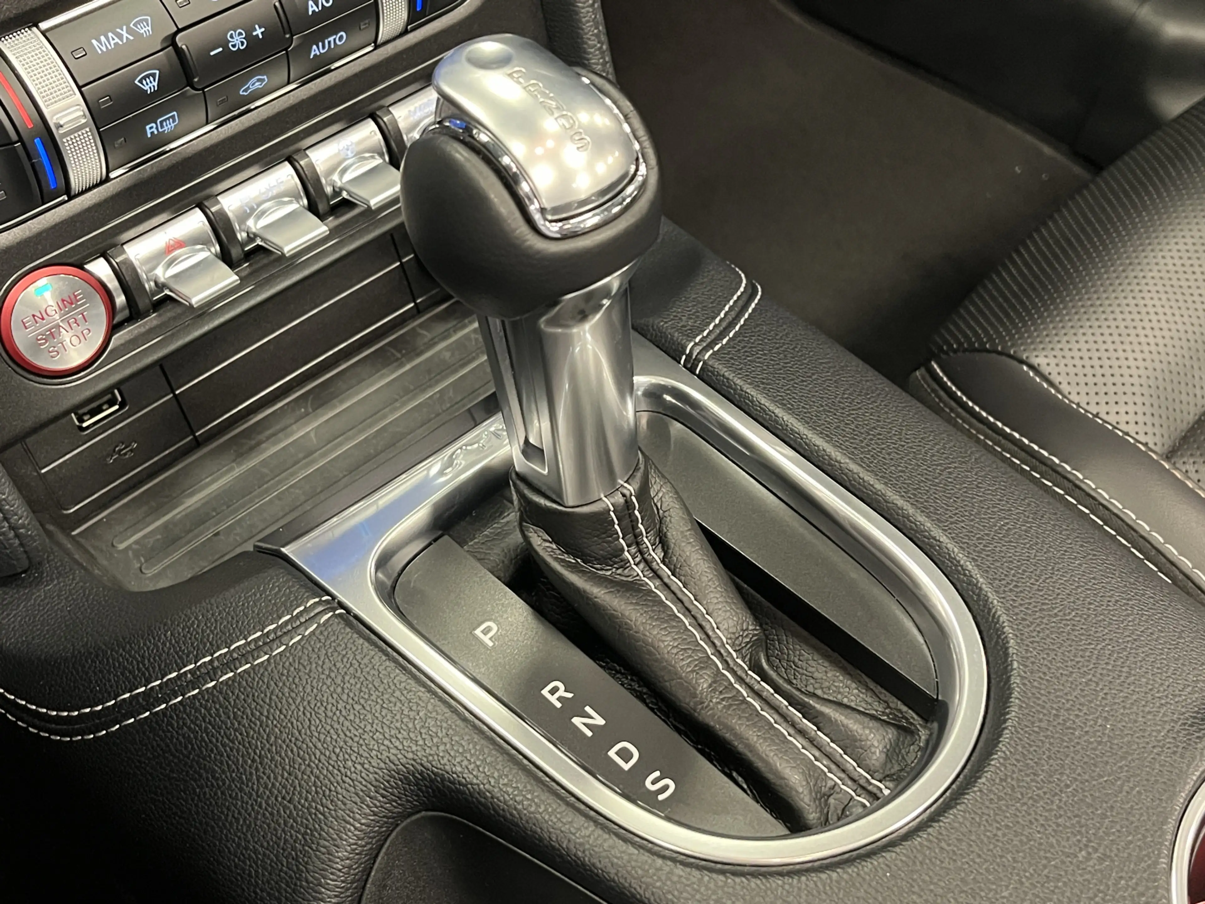 Ford Mustang Convertible 5.0i V8 GT Premium 450PK Automaat Perf — photo 3