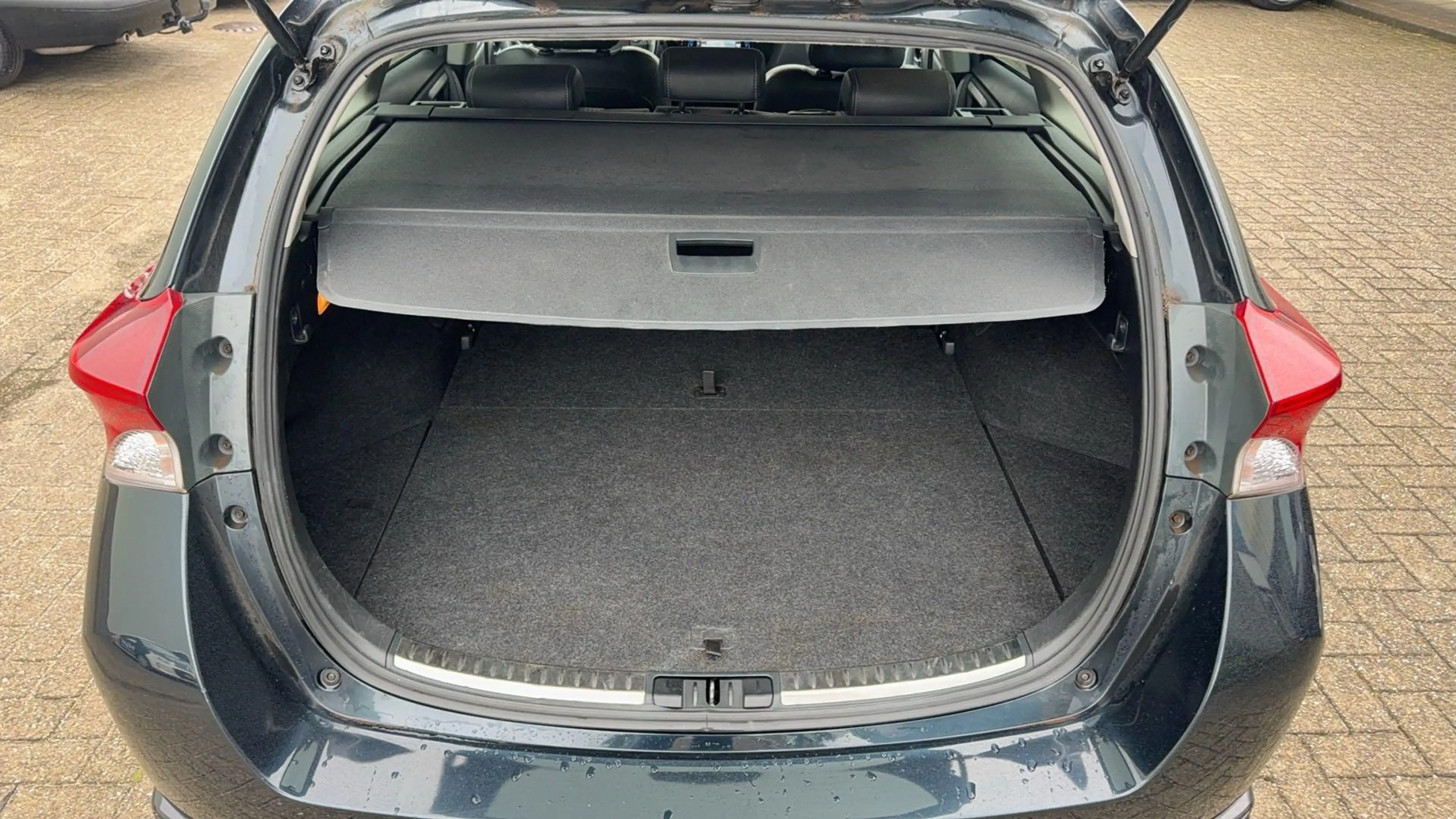 Toyota Auris Touring Sports 1.8 Hybrid Lease pro Facelift|Panor — photo 14