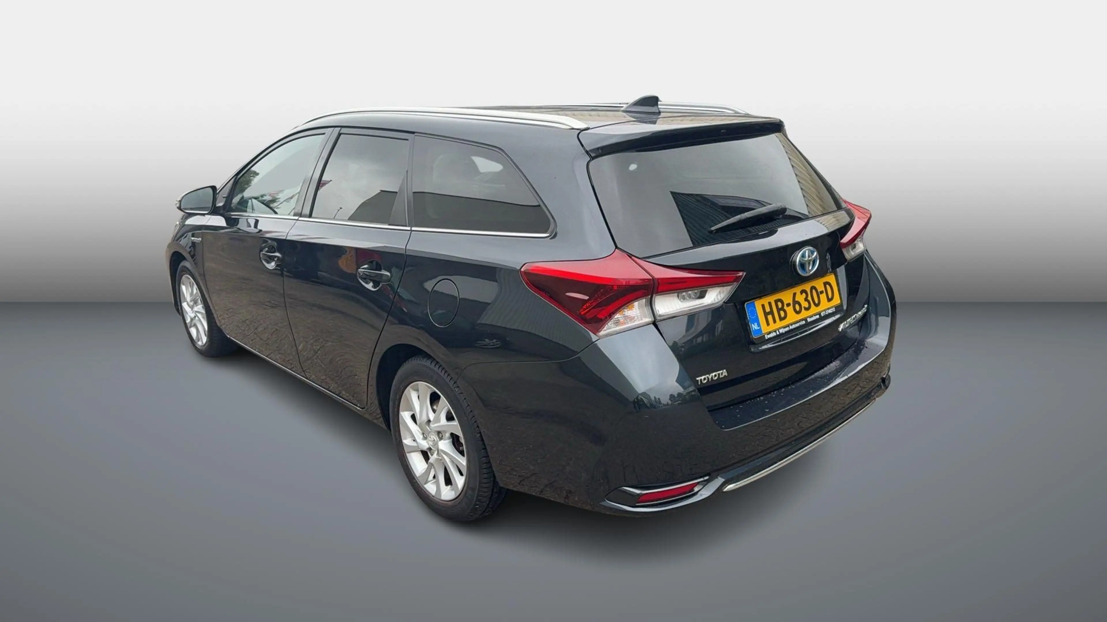 Toyota Auris Touring Sports 1.8 Hybrid Lease pro Facelift|Panor — photo 2