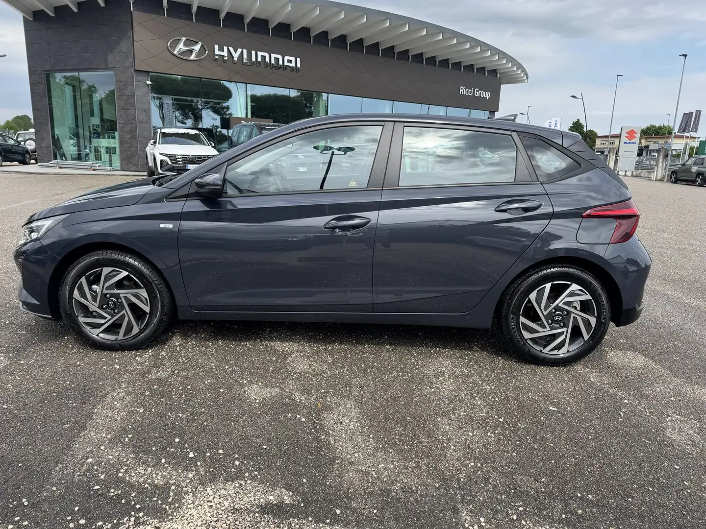 Hyundai i20 1.0 T-GDI 48V iMT ConnectLine + Led Pack Gris - 2