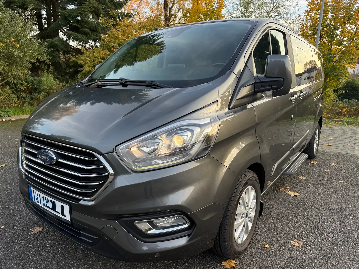 Ford Tourneo Custom Custom 320 TDCi 320 L2H2 VA Autm. Trend Schwarz - 1