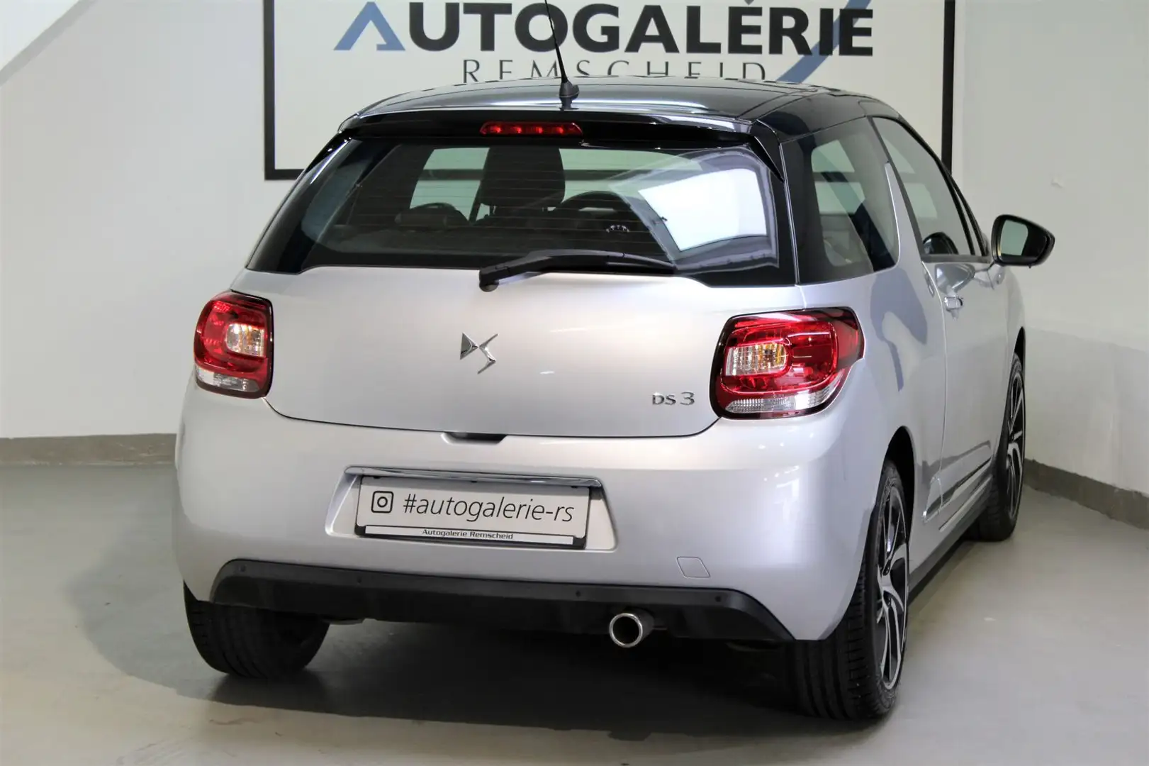 Citroen DS3 So Chic 1.2 PureTech 82*CONNECTING*14TKM!* Silber - 2