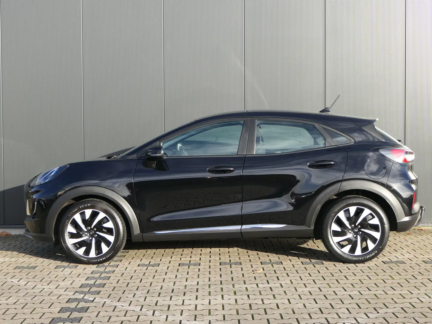 Ford Puma 1.0 EcoBoost Hybrid Titanium | Trekhaak | Navigati Zwart - 2