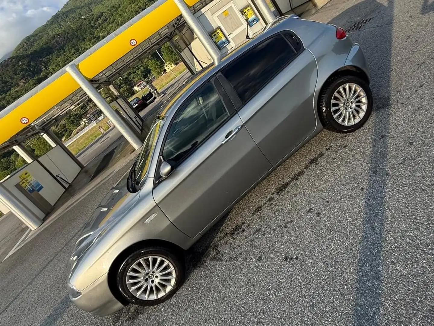 Alfa Romeo 147 alfa romeo 147 Šedá - 2