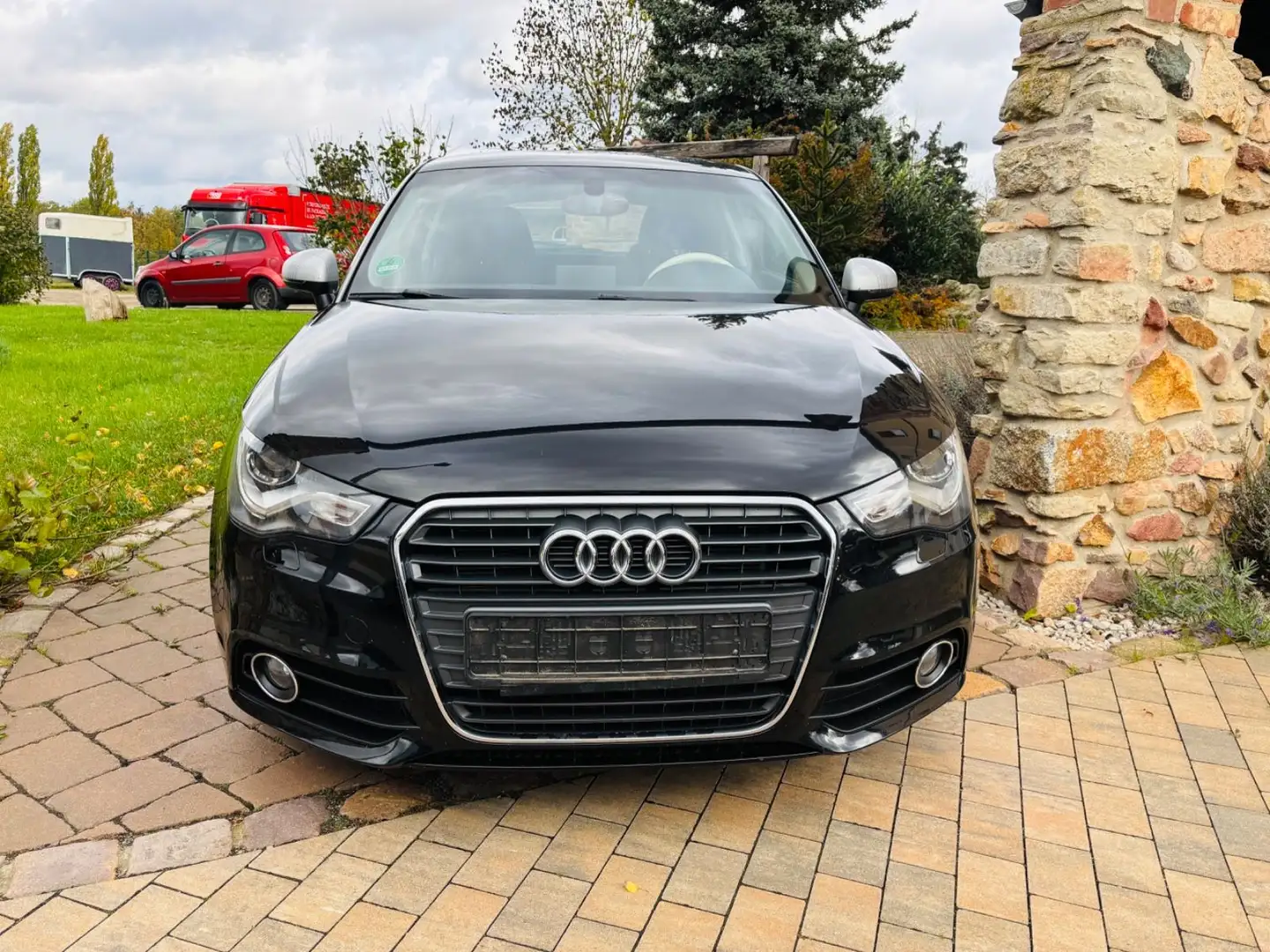 Audi A1 Ambition 1.2 Alu PDC Xenon Sitzheizung Schwarz - 2