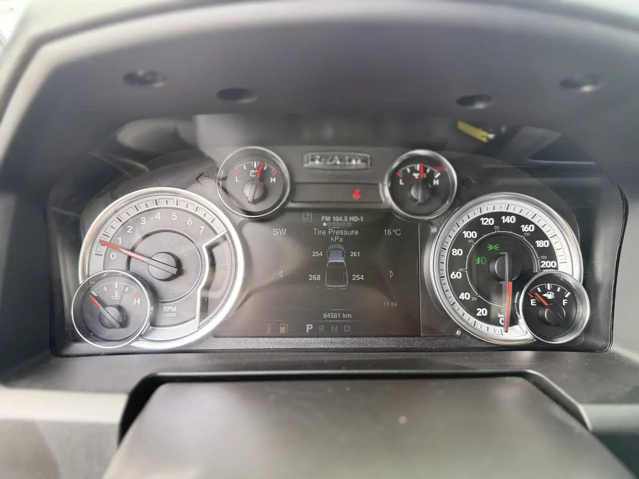 RAM 1500 снимка RAM 1500