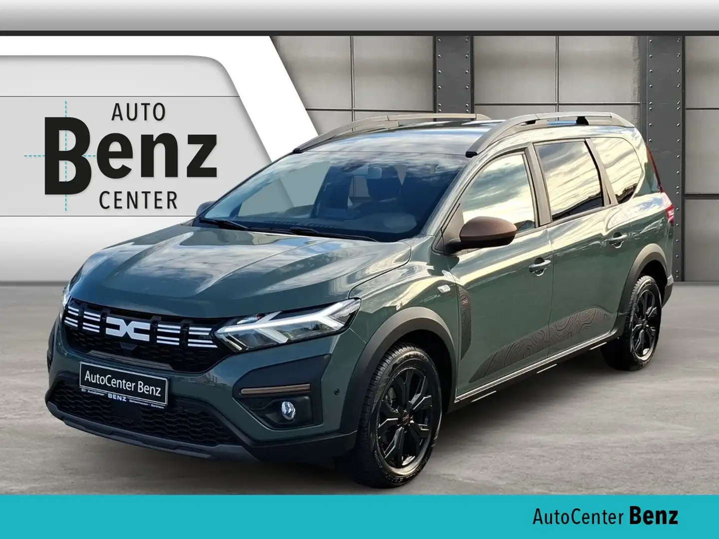 Dacia Jogger Extreme+ 1.0 TCe 110 Extreme+ *NAVI*PDC*CAM* Grün - 1