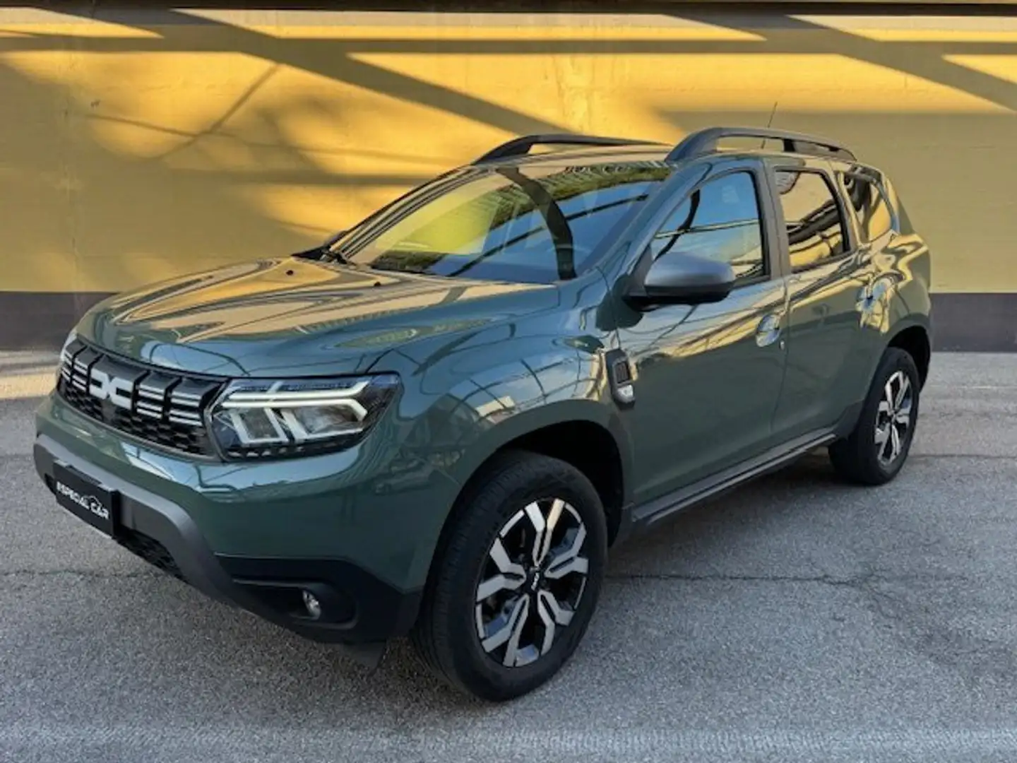 Dacia Duster Duster II 1.0 tce Comfort Gpl 100cv OK NEOPATENT. Grün - 1