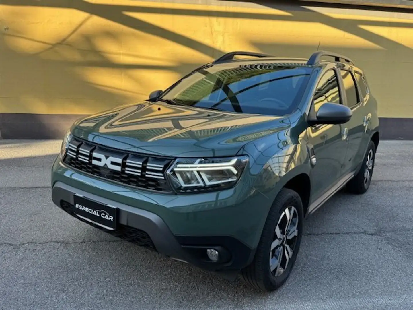 Dacia Duster Duster II 1.0 tce Comfort Gpl 100cv OK NEOPATENT. Grün - 2