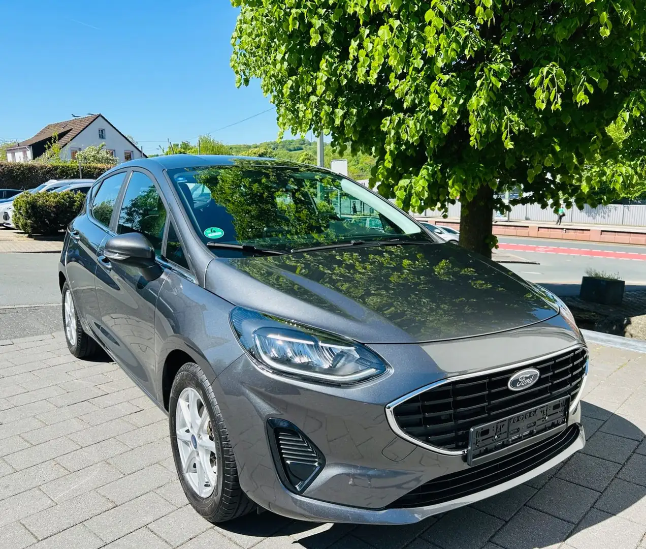 Ford Fiesta Titanium Grau - 2