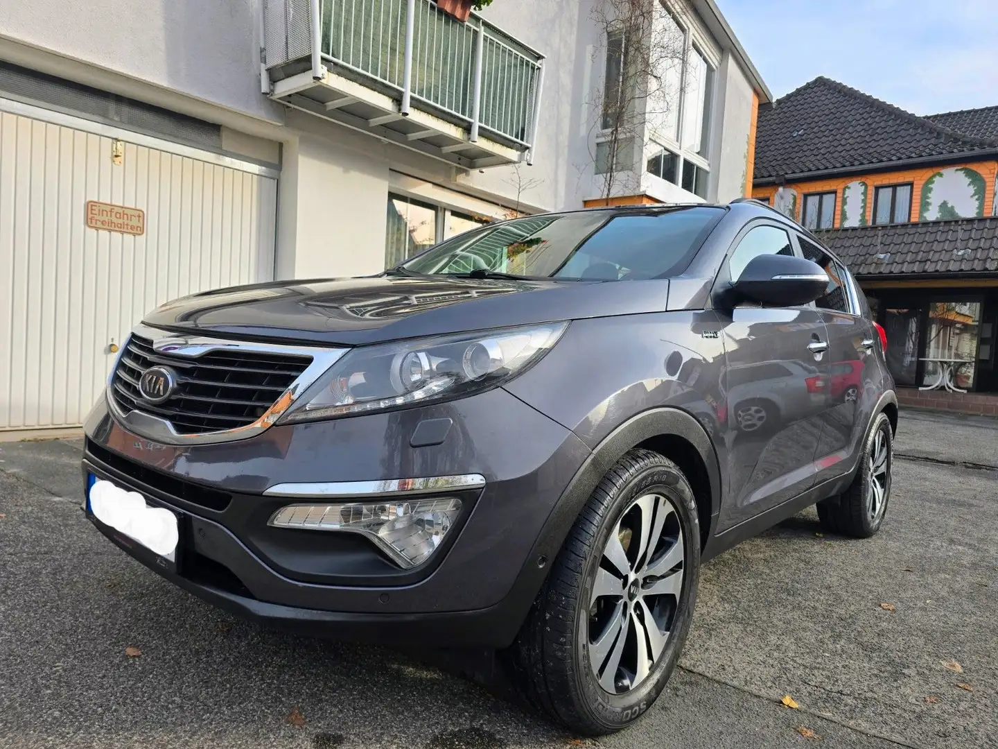 Kia Sportage Spirit 4WD Allrad-Panaroma-Keyless.... Grau - 2