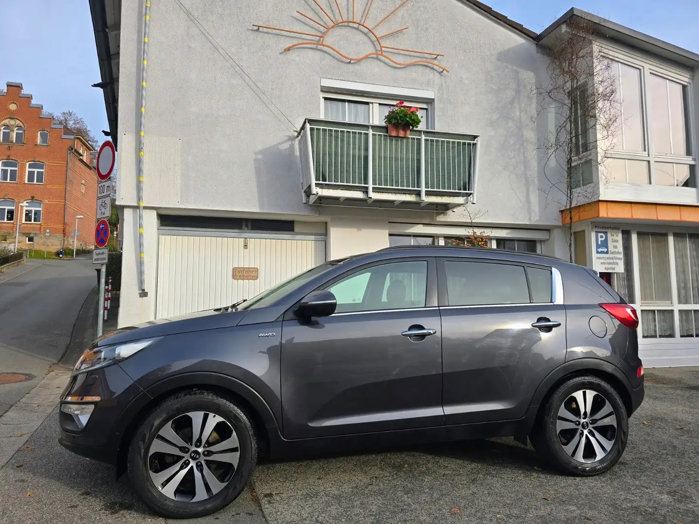 Kia Sportage Spirit 4WD Allrad-Panaroma-Keyless.... Grau - 1
