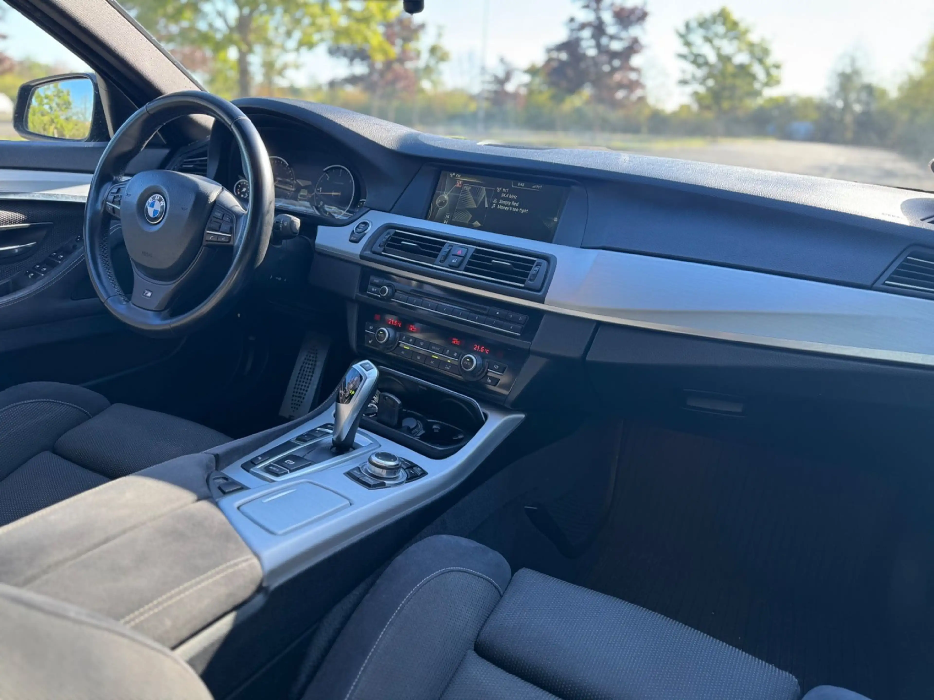 BMW 520 d M-Paket*Kamera*Digital*Scheckheft — photo 9