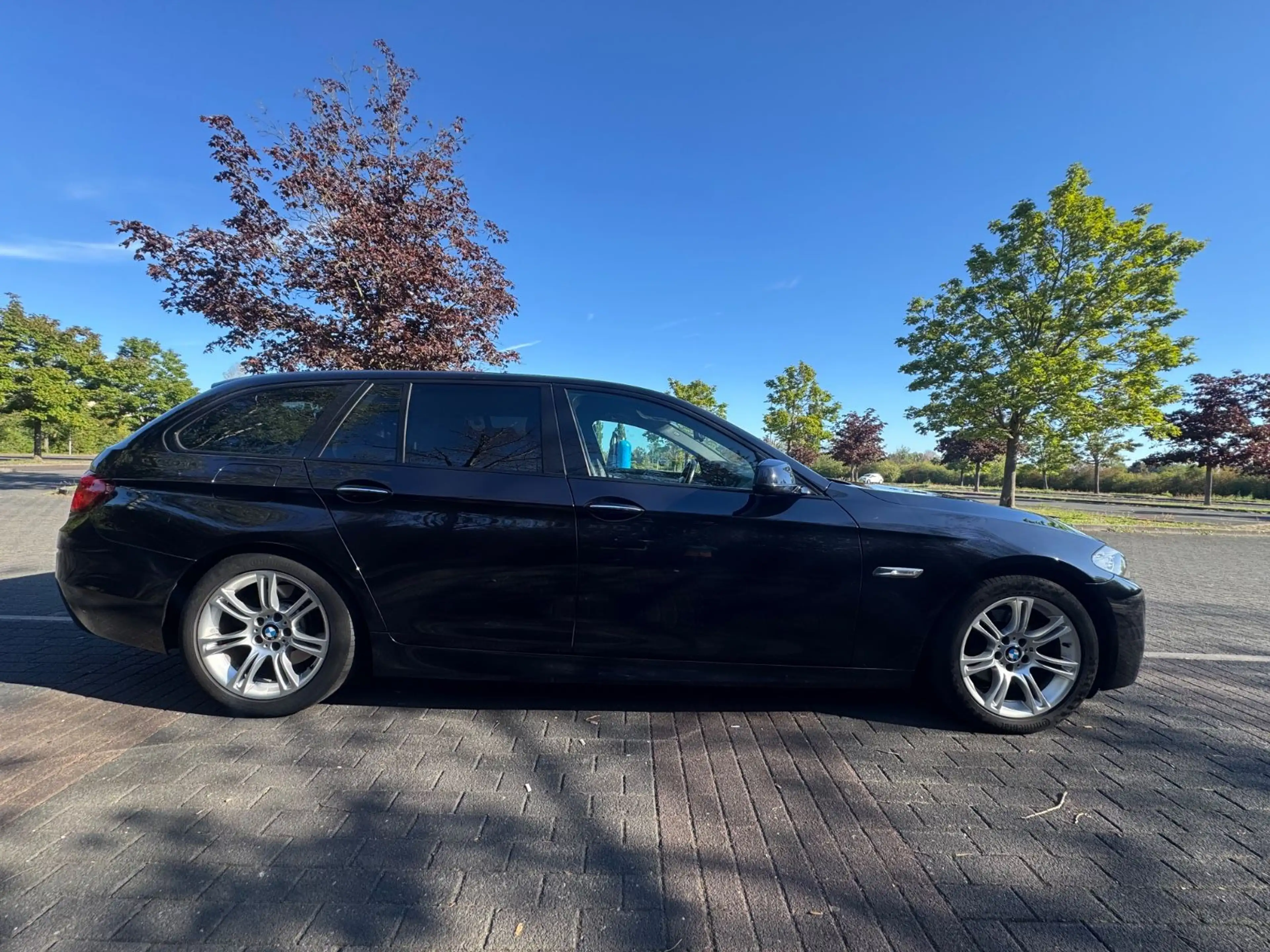 BMW 520 d M-Paket*Kamera*Digital*Scheckheft — photo 8