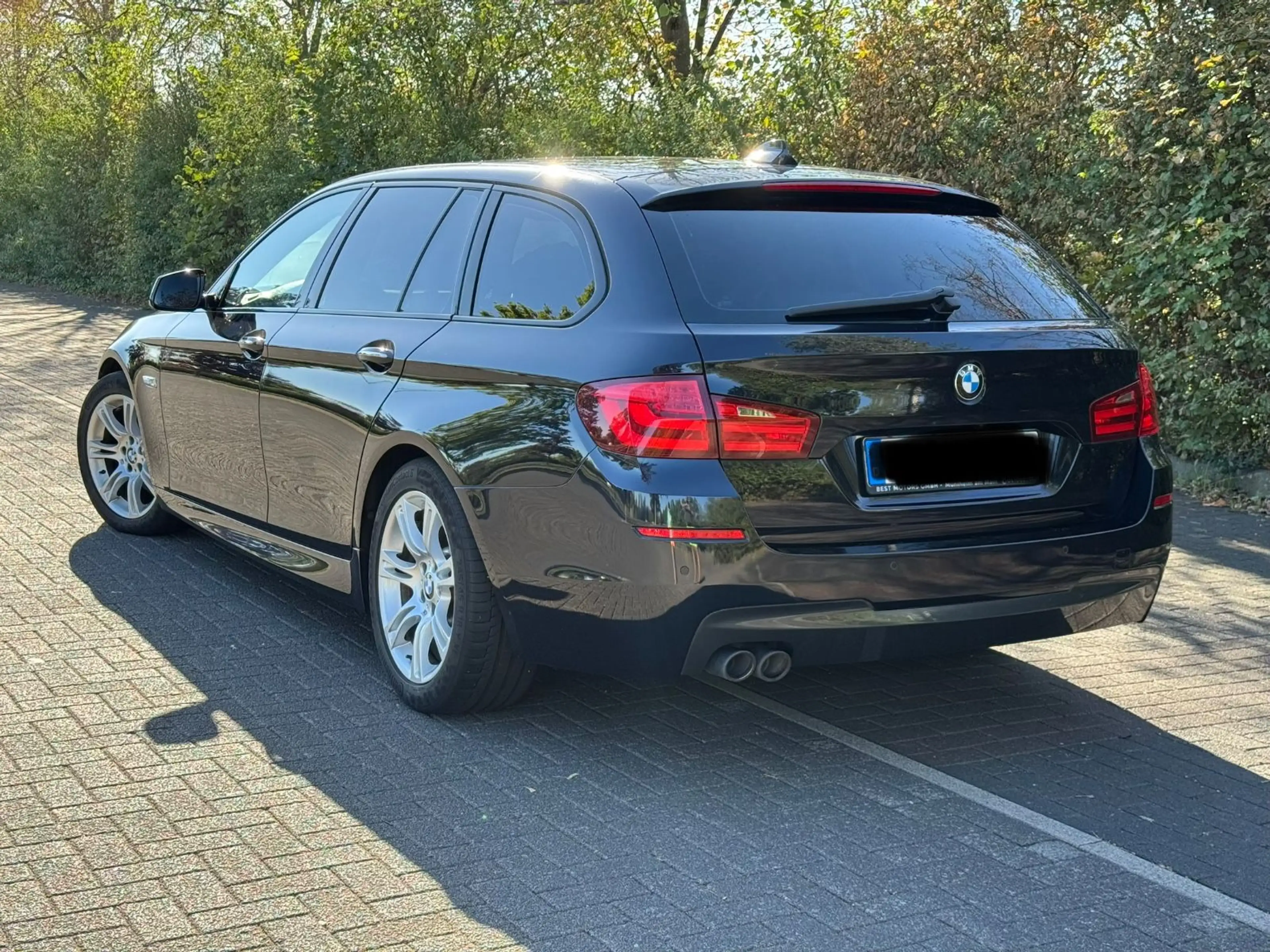 BMW 520 d M-Paket*Kamera*Digital*Scheckheft — photo 3