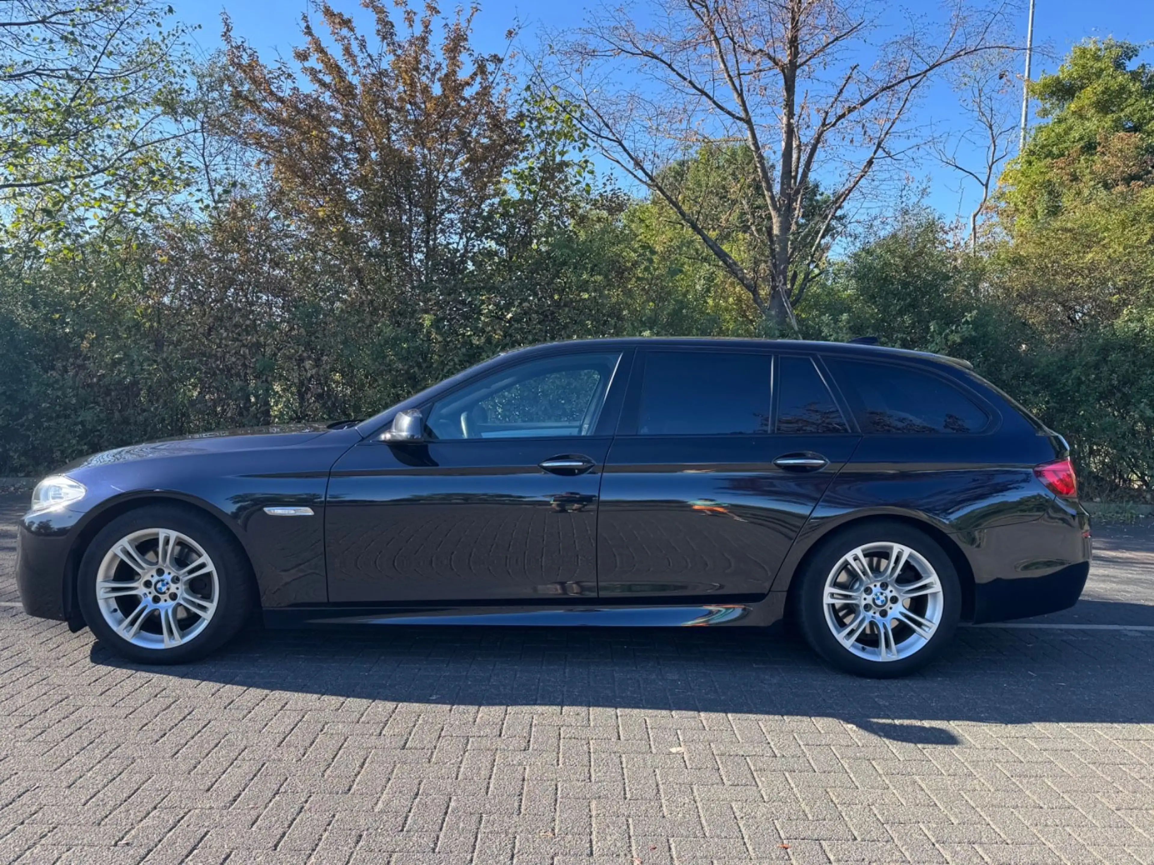 BMW 520 d M-Paket*Kamera*Digital*Scheckheft — photo 7
