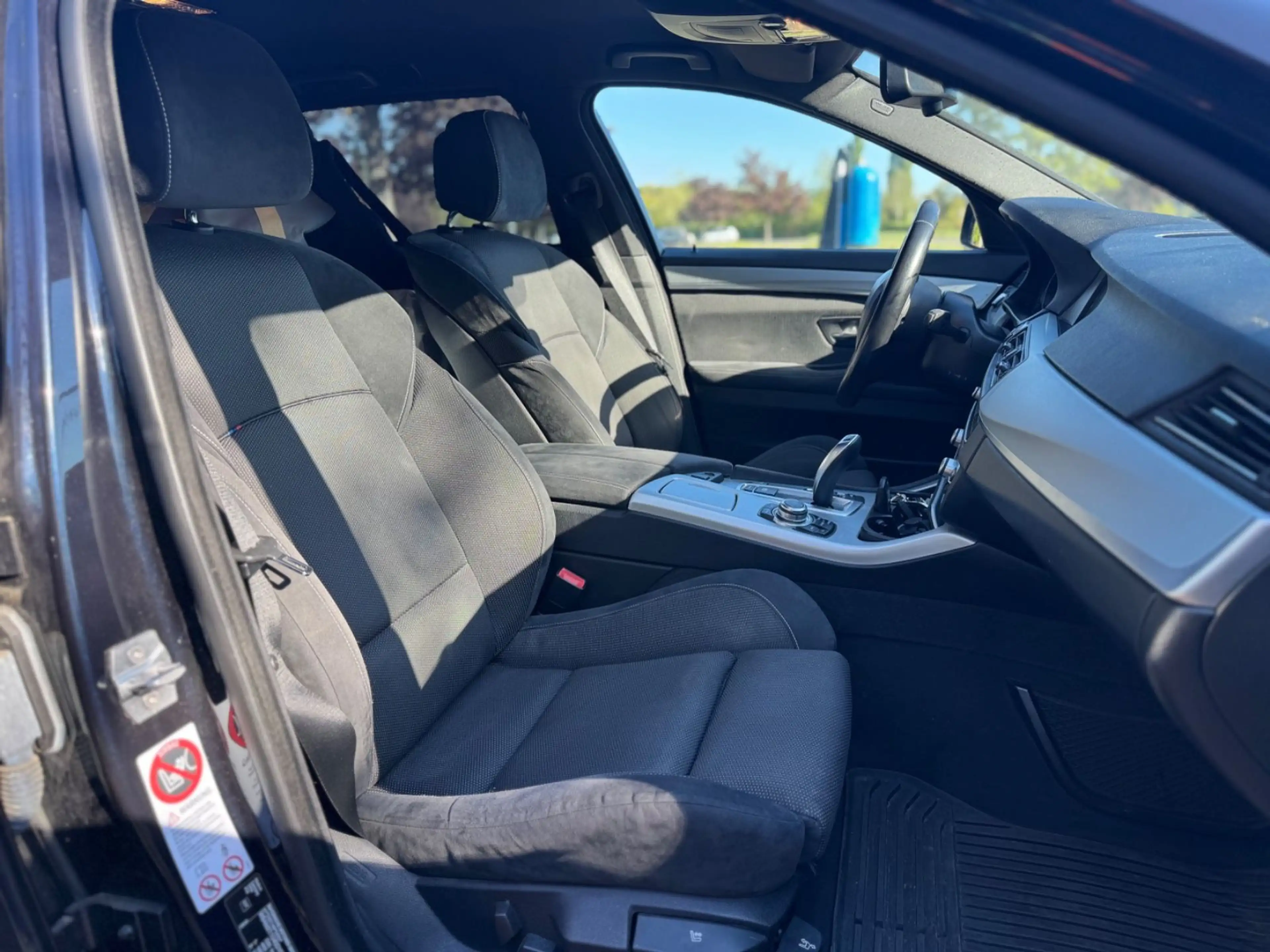 BMW 520 d M-Paket*Kamera*Digital*Scheckheft — photo 12
