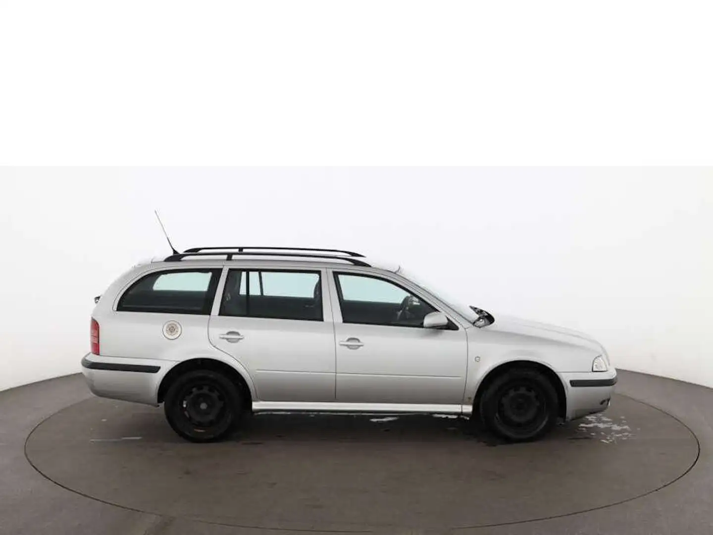 Skoda Octavia Combi 1.9 TDI Tour KLIMA-ANLAGE RADIO Silber - 2