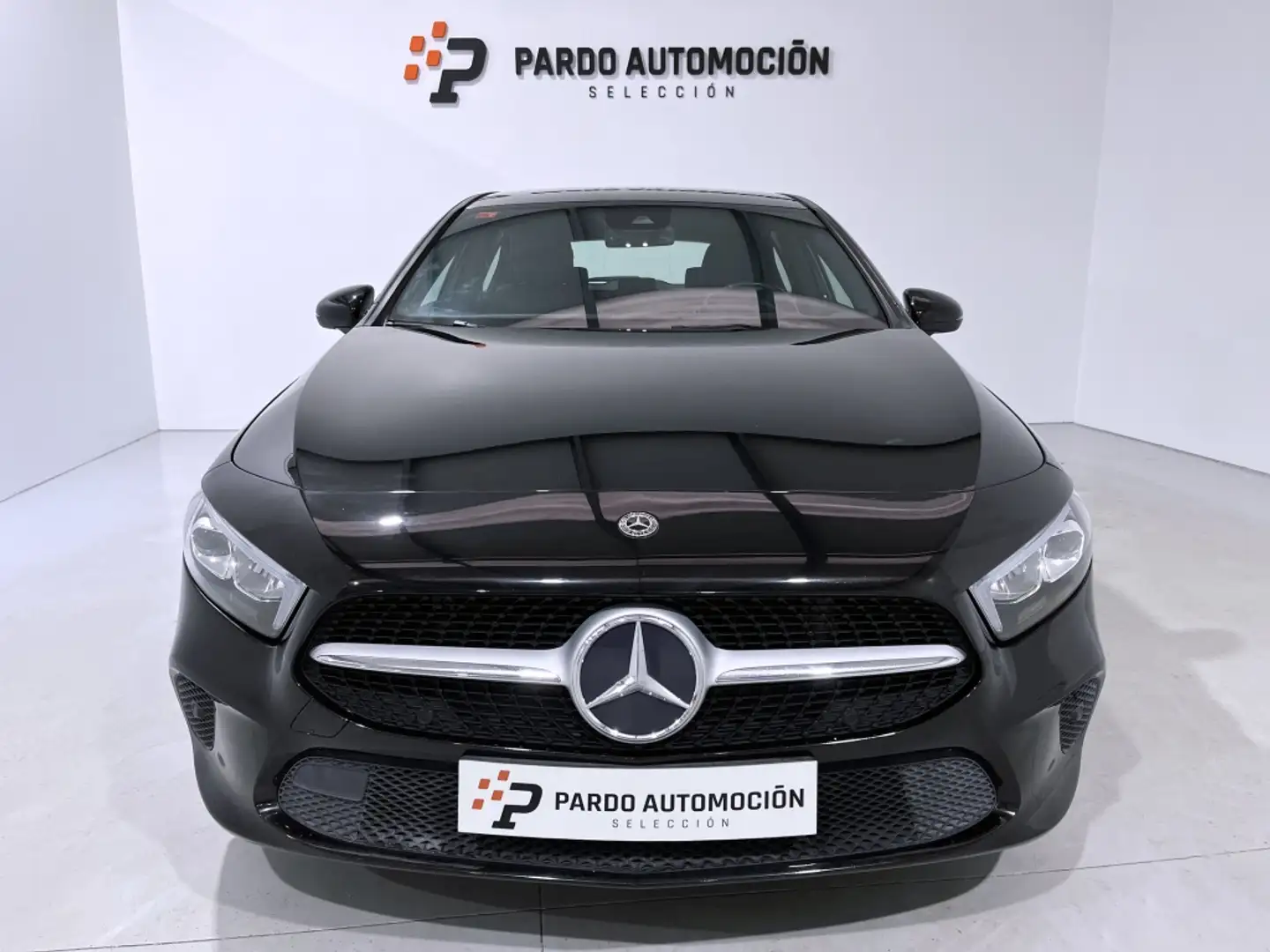 Mercedes-Benz A 180 180d 7G-DCT Schwarz - 2