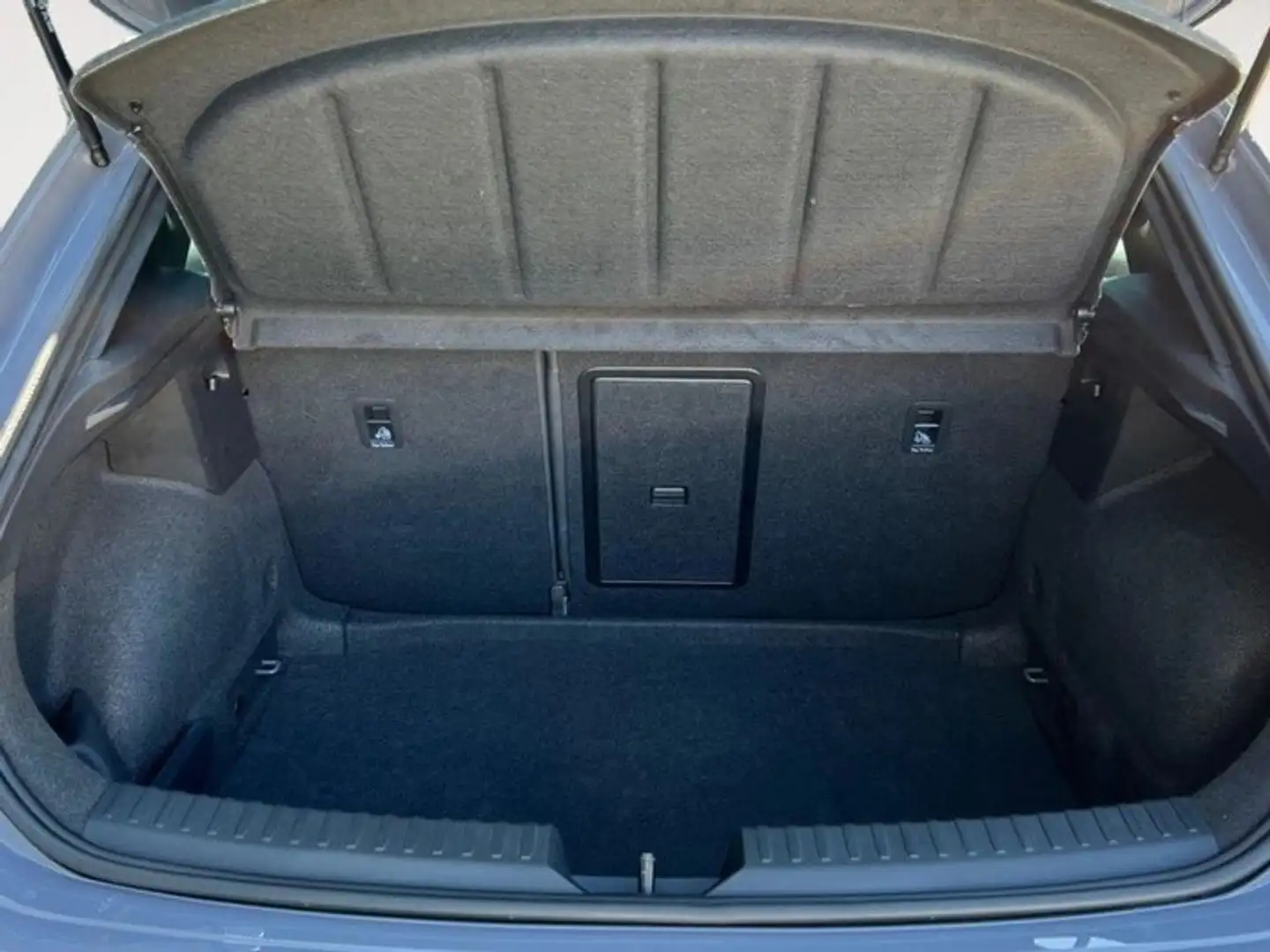 CUPRA Leon 1.5 TSI 110 Gris - 2