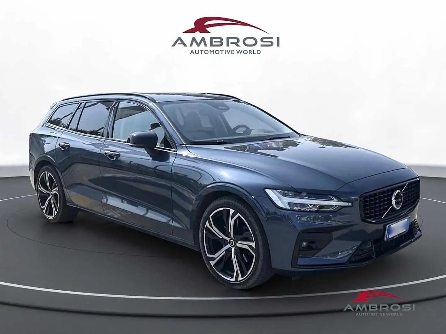 Volvo V60 2.0 b4 Plus Dark auto Blu/Azzurro - 2
