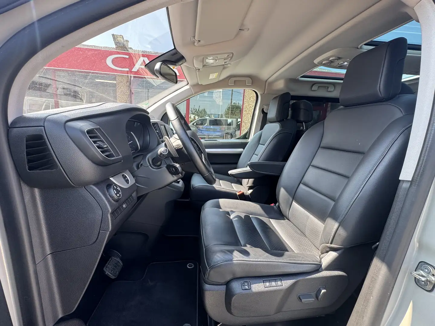 Citroen Spacetourer 2.OHDI 177CV 6PLACES VIP BOITE AUTO CUIR NAVI LED Zwart - 2