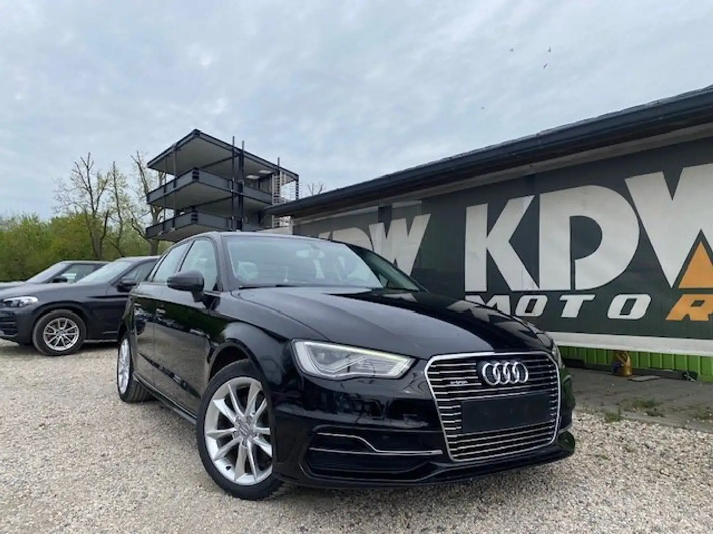 Audi A3 Sportback 1.4 TFSI e-tron Attraction S tronic Noir - 1