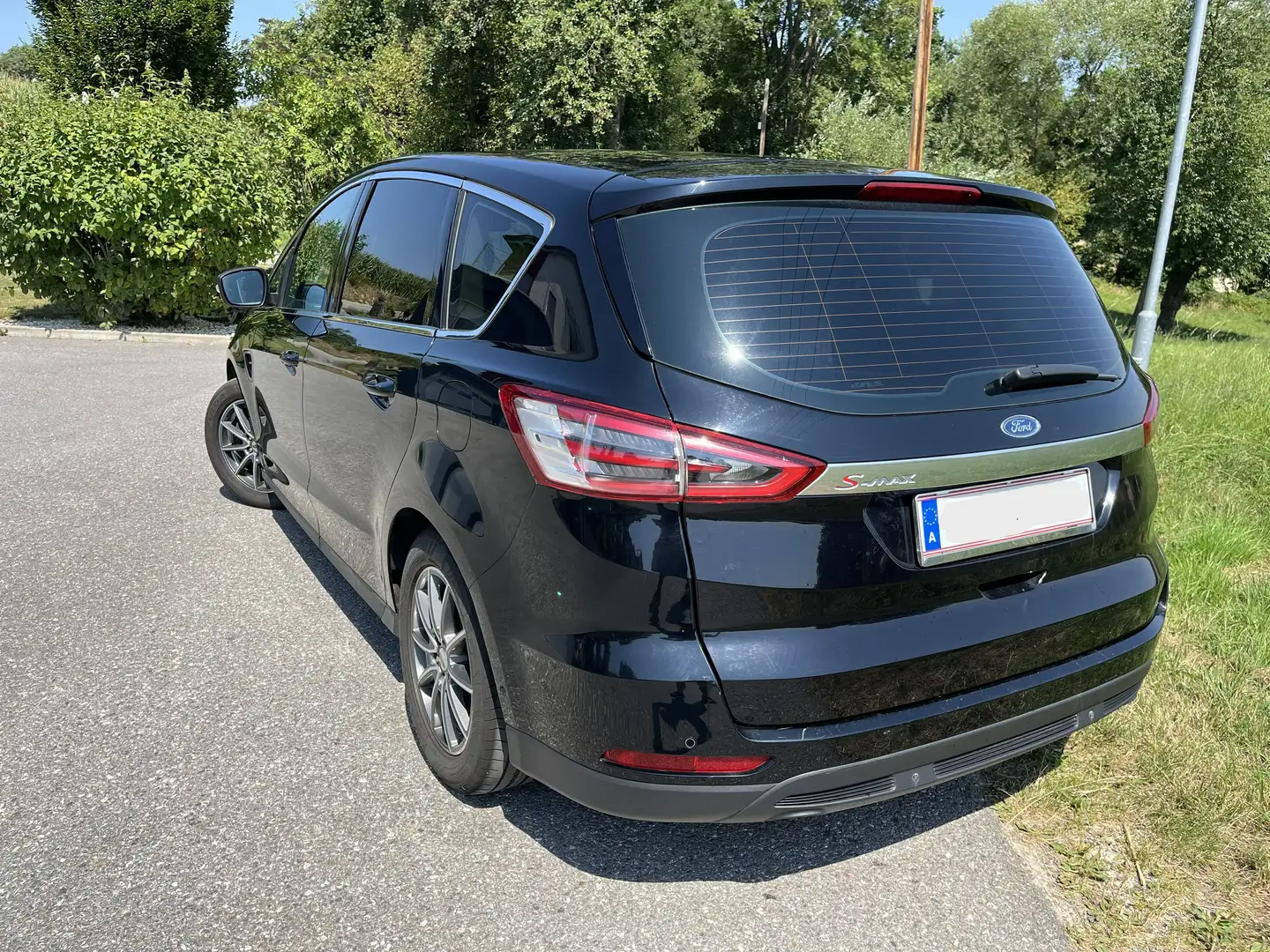 Ford S-Max S-MAX Titanium 2.0 TDCi Auto-Start/Stop Titanium Schwarz - 2