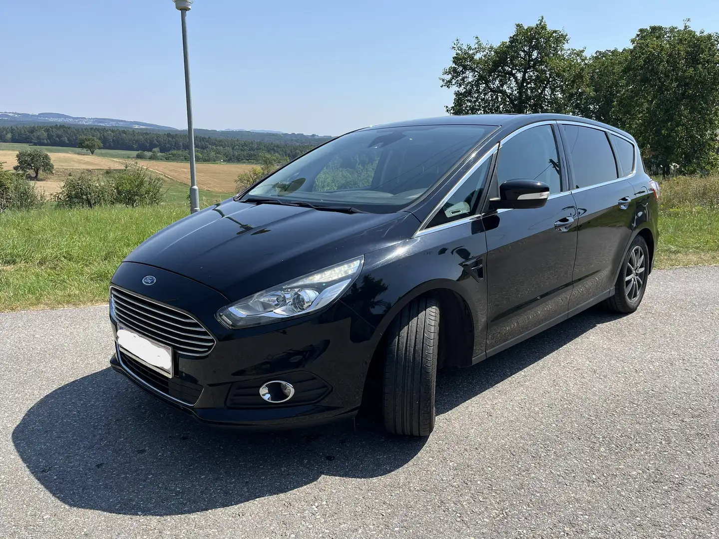 Ford S-Max S-MAX Titanium 2.0 TDCi Auto-Start/Stop Titanium Schwarz - 1