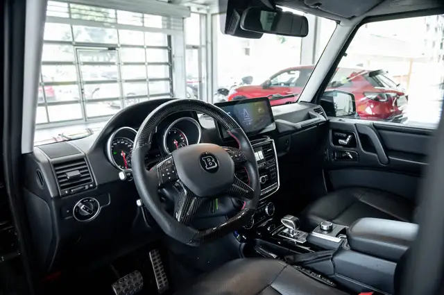 Mercedes-Benz G 500 view 8