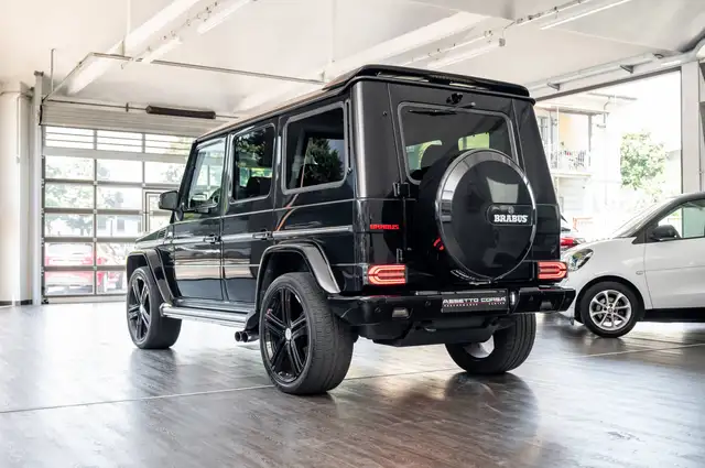 Mercedes-Benz G 500 view 4