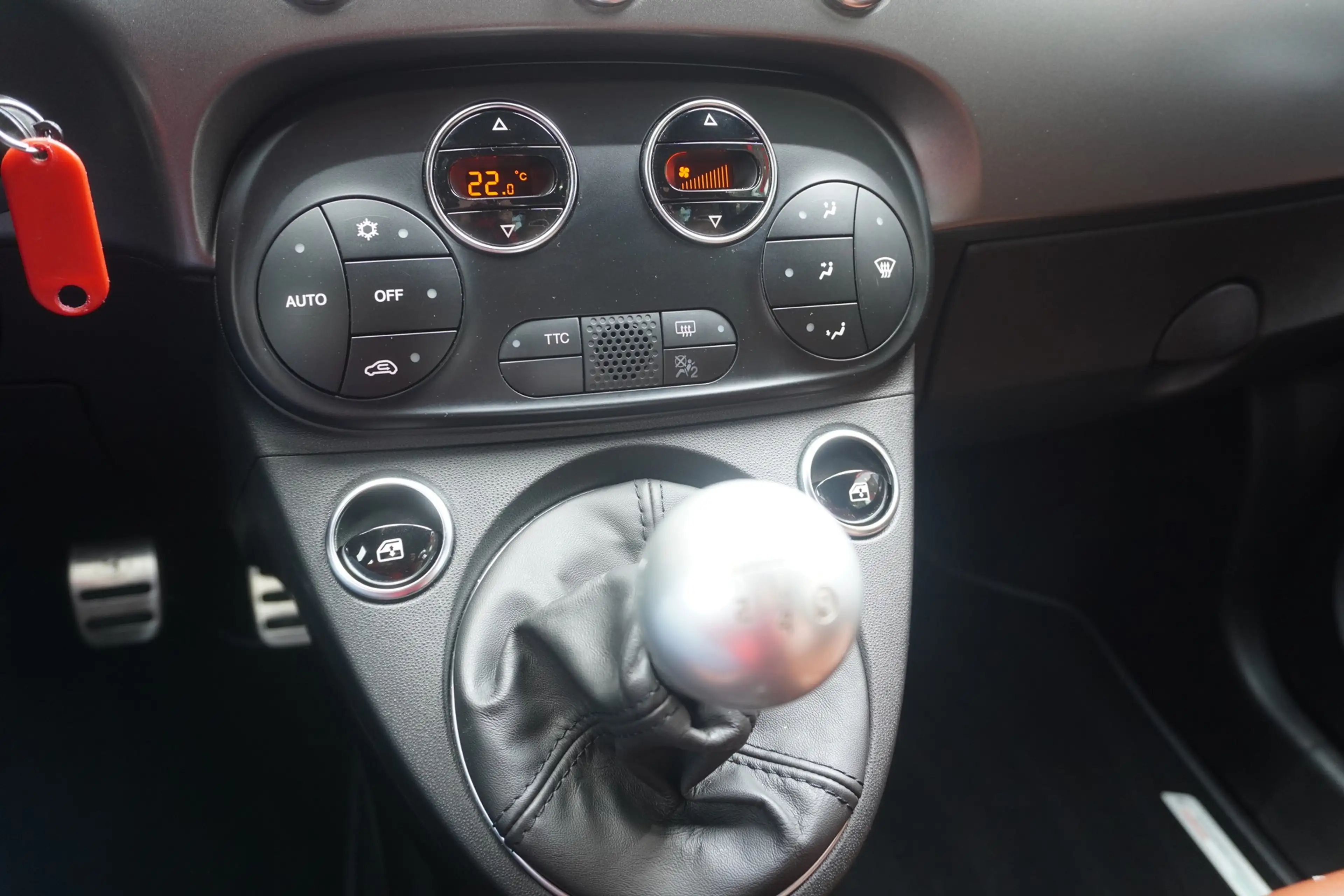 Abarth 595 1.4 Turismo Navi Sportsitze DAB Leder PDC — photo 29