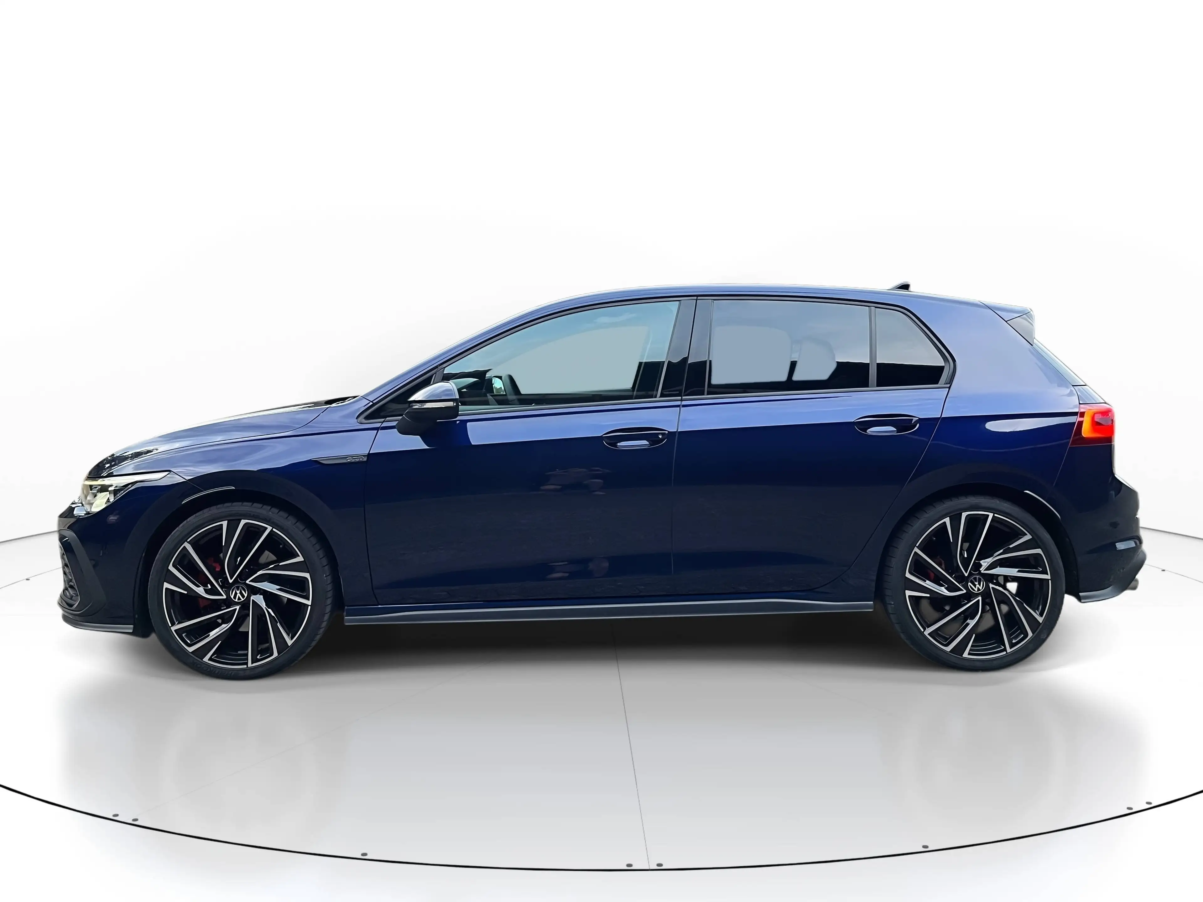 Volkswagen Golf GTD *PDC*MatrixLED*Navi* — photo 2