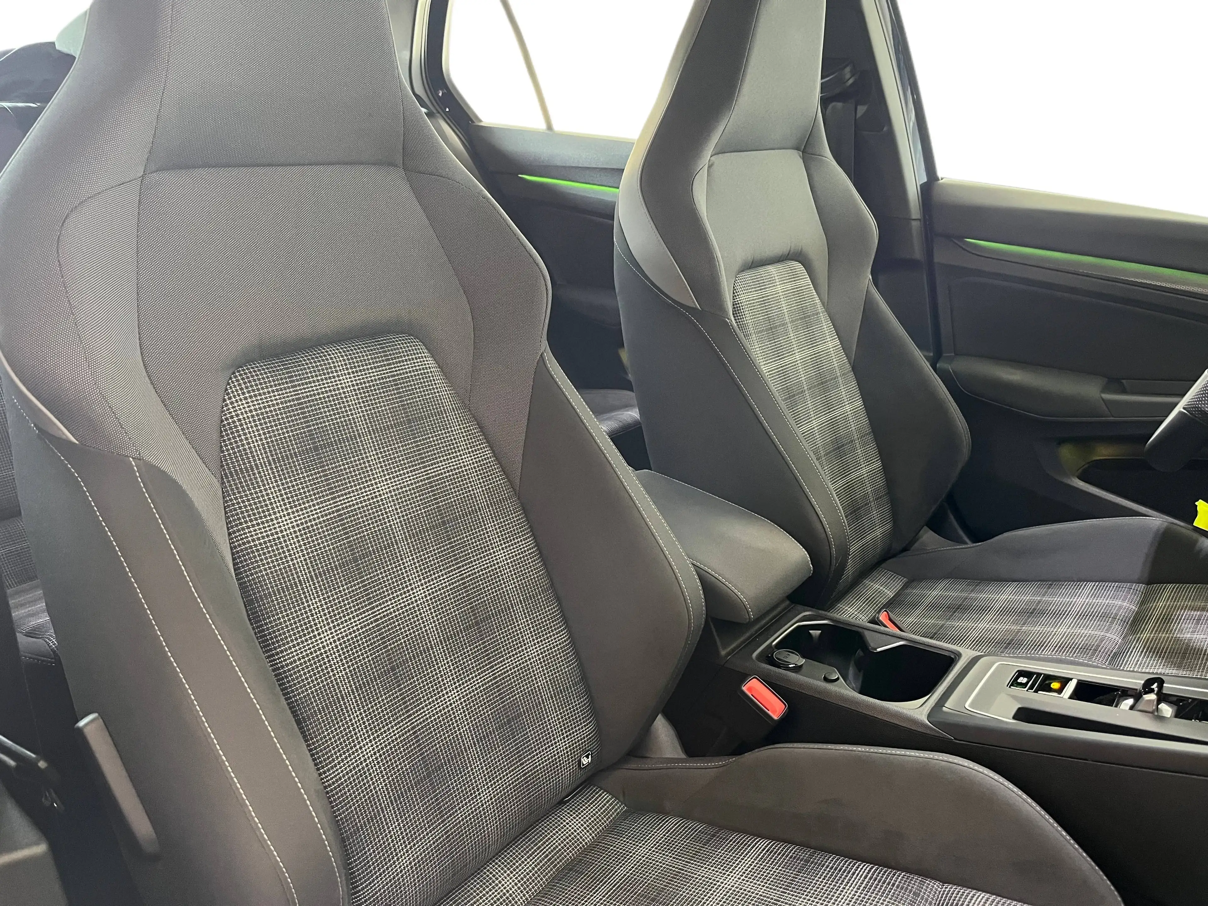 Volkswagen Golf GTD *PDC*MatrixLED*Navi* — photo 9
