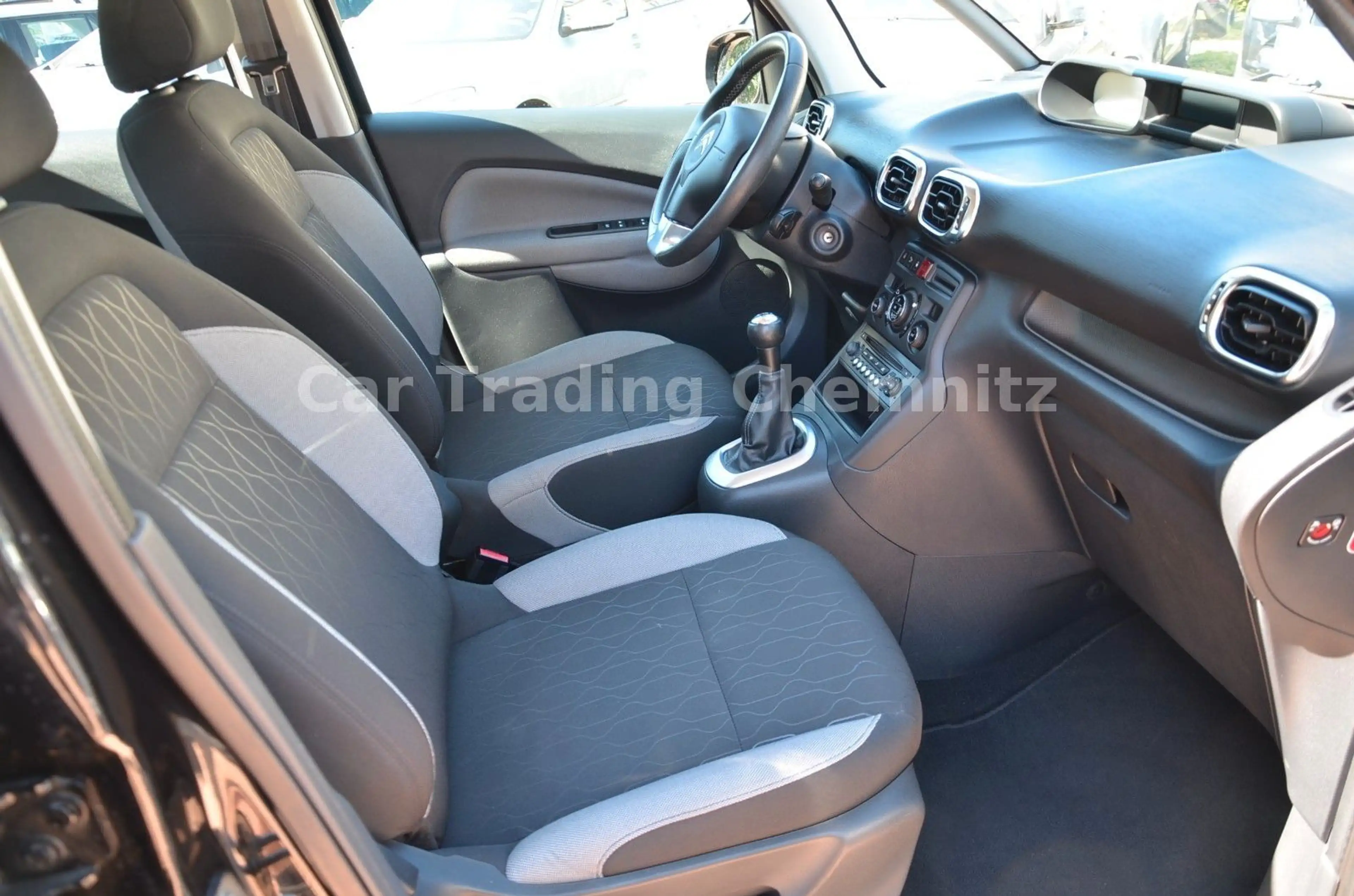 Citroen C3 Picasso 1.6 Klimaautomatik 1. Hand Tüv neu — photo 11