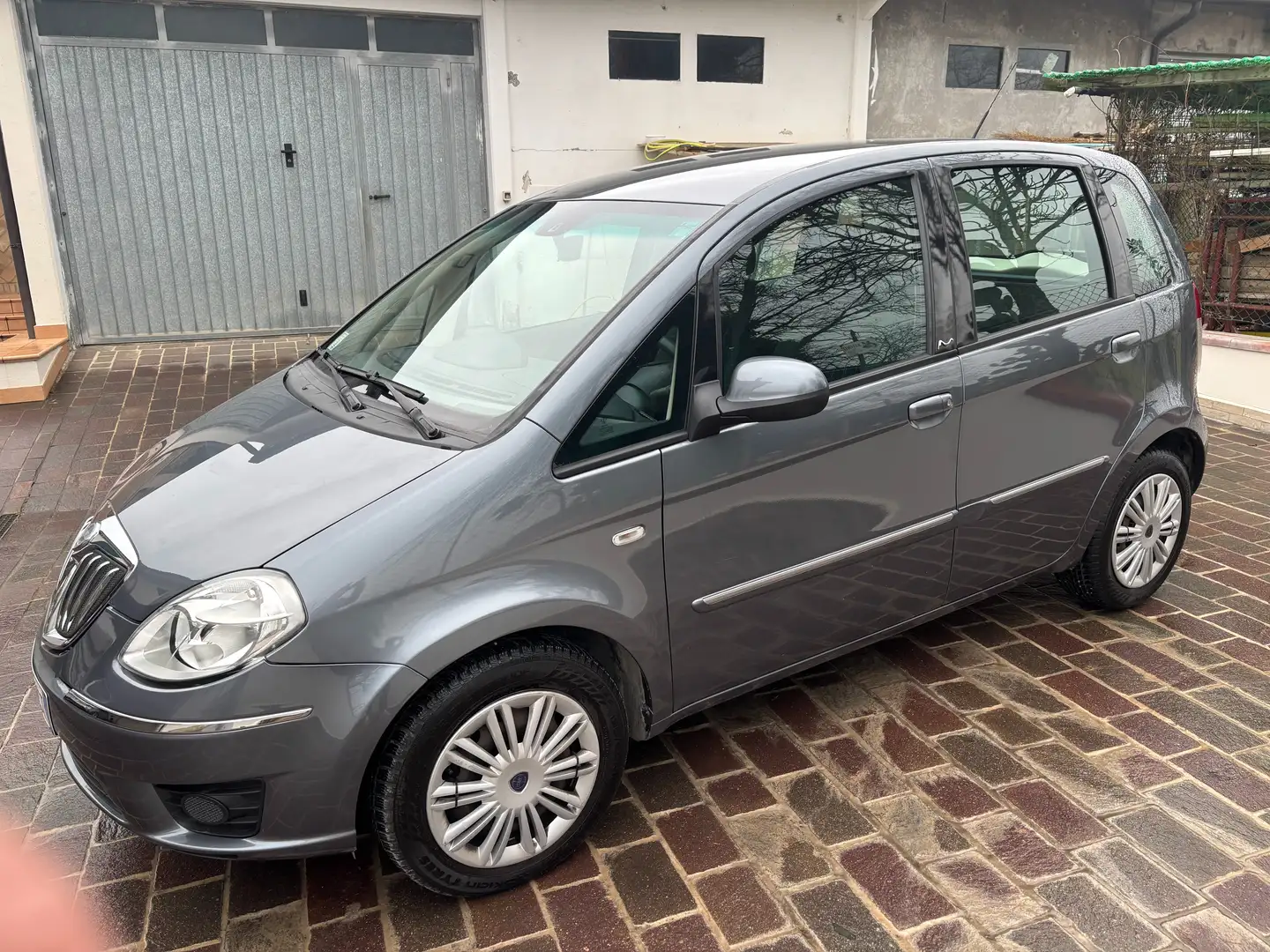 Lancia MUSA Musa II 2007 1.3 mjt Diva (argento) 70cv Blauw - 2