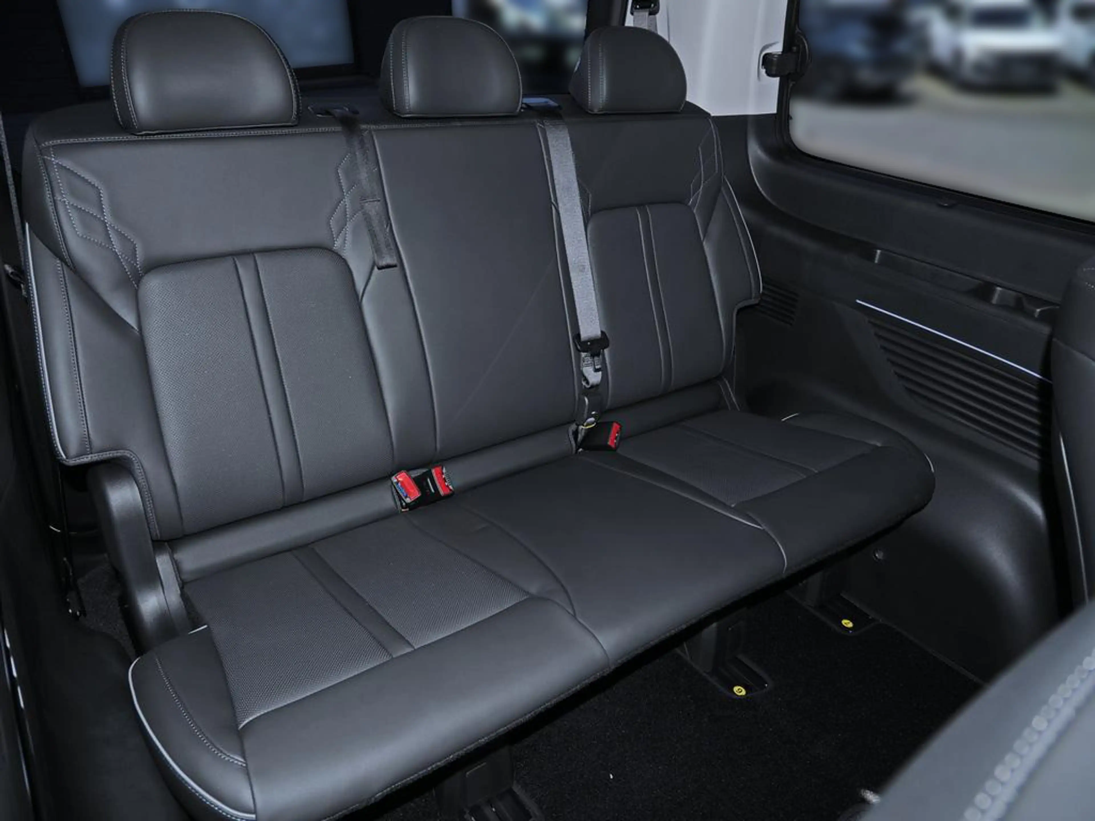 Hyundai STARIA HEV 7-Sitzer Signature Panoramadach — photo 14