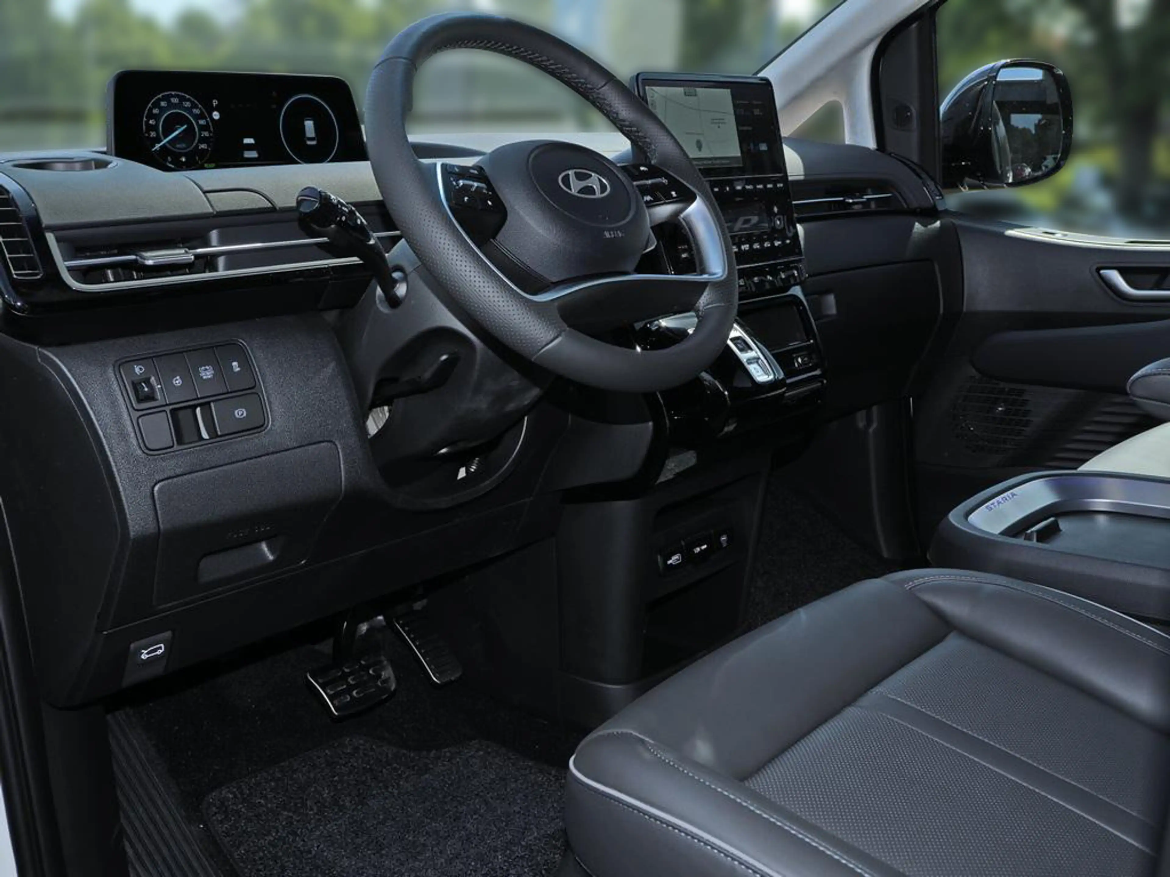 Hyundai STARIA HEV 7-Sitzer Signature Panoramadach — photo 8