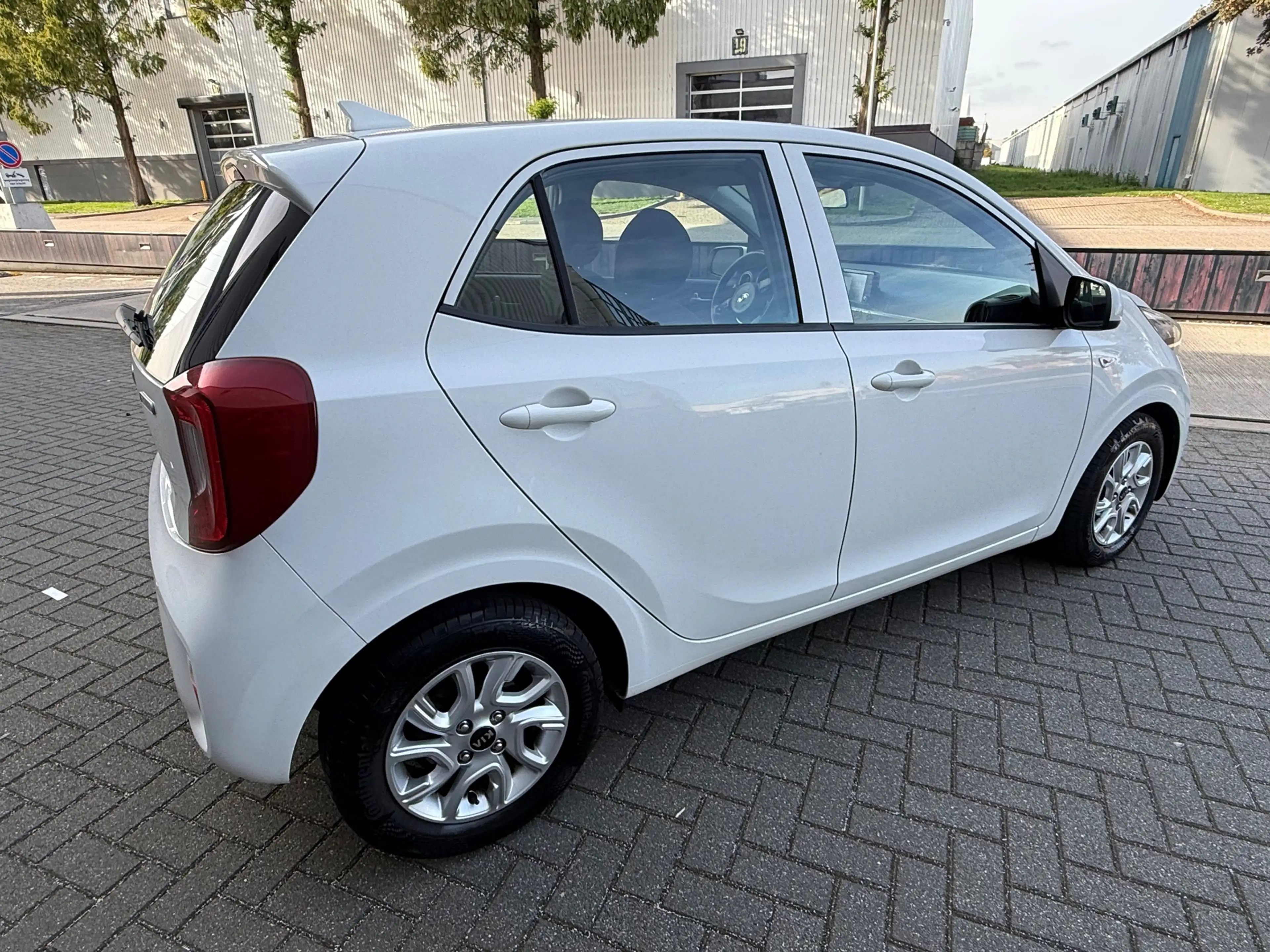 Kia Picanto 1.0 CVVT ComfortPlusLine*APK*NAP*NAVI*CAMERA*ELKT- — photo 5
