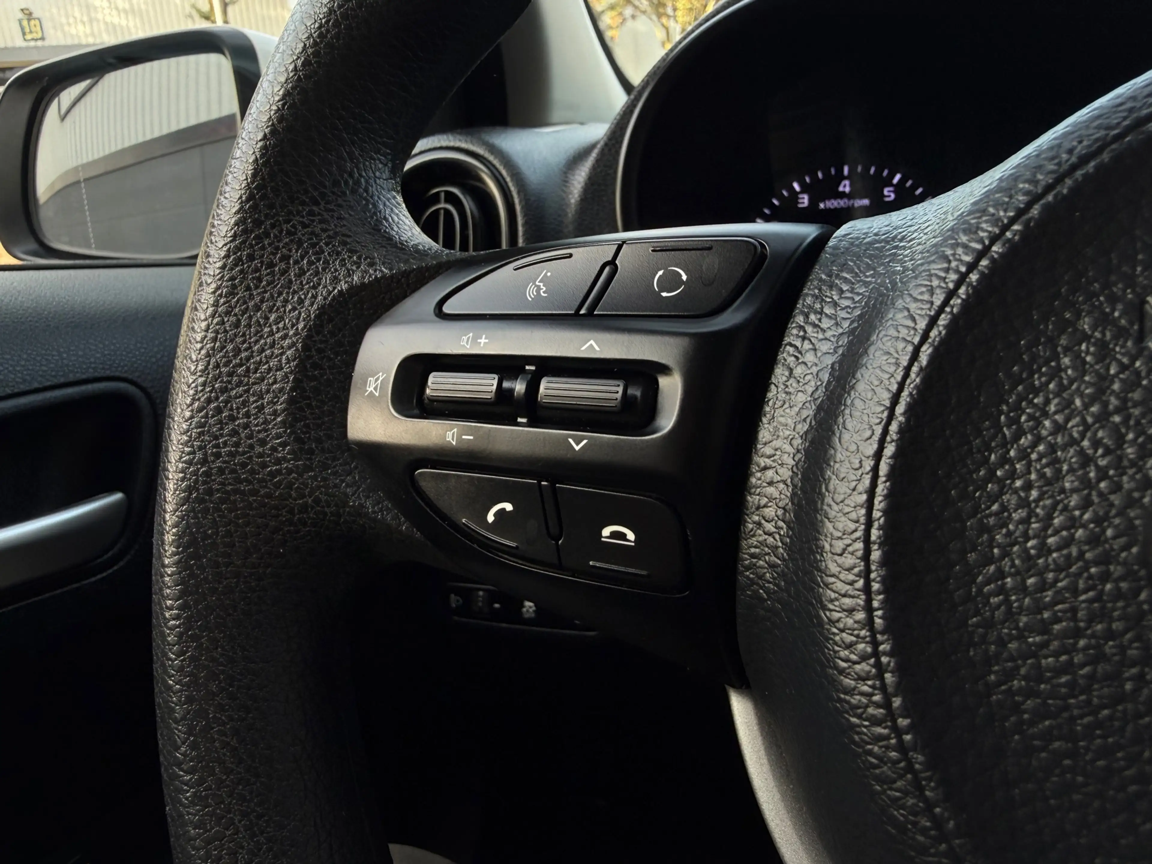 Kia Picanto 1.0 CVVT ComfortPlusLine*APK*NAP*NAVI*CAMERA*ELKT- — photo 12