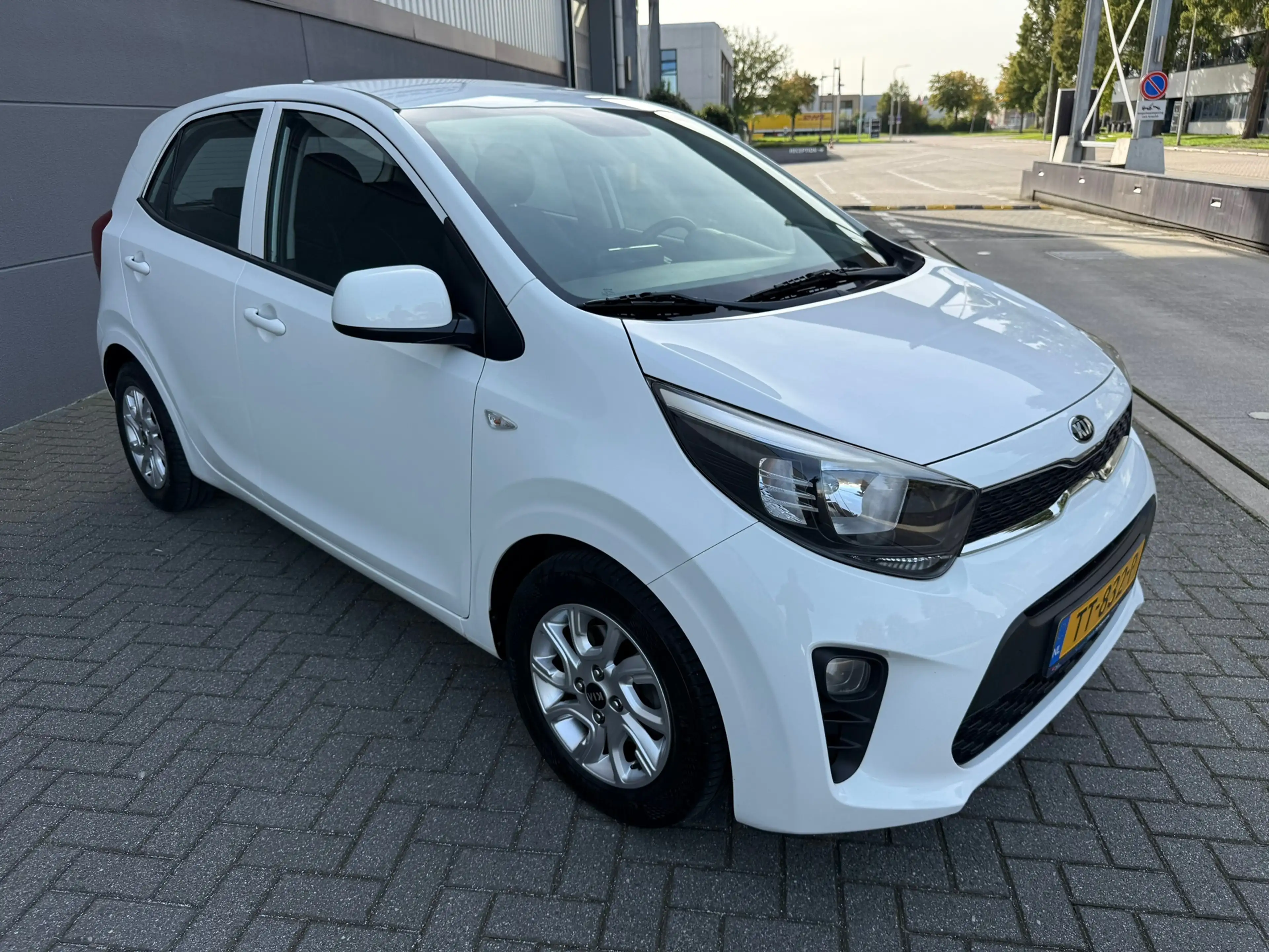 Kia Picanto 1.0 CVVT ComfortPlusLine*APK*NAP*NAVI*CAMERA*ELKT- — photo 3