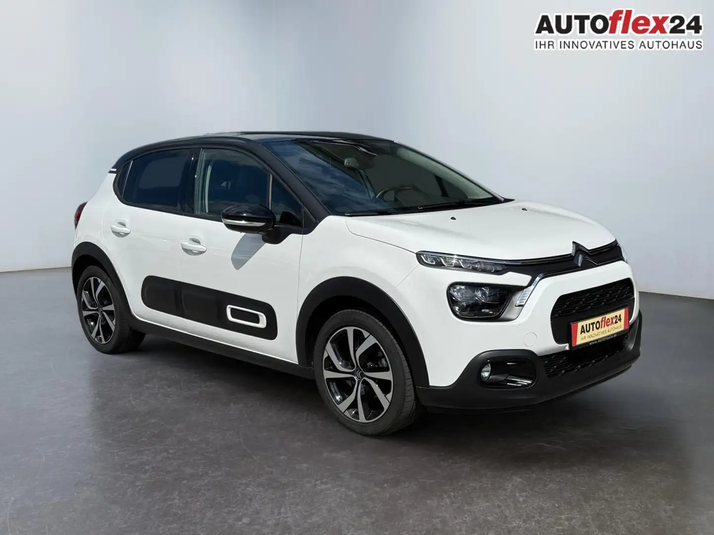 Citroen C3 1.2 PureTech 110 Shine Pack Navi Alu PDC 81 kW ... Wit - 1