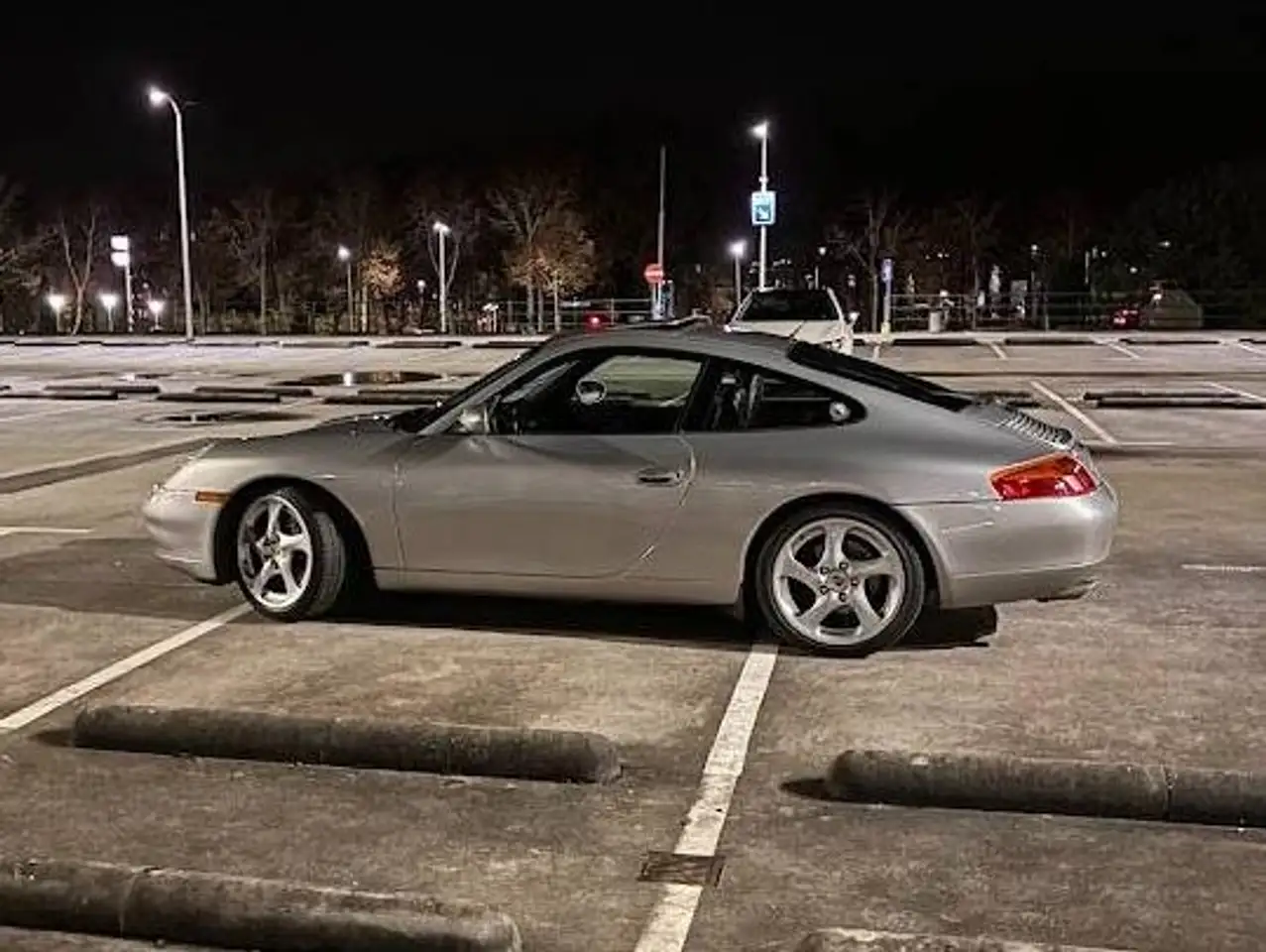 Porsche 996 Coupé Carrera 2 Tiptronic (IMS modificatie, NL geleverd met NAP), foto 2