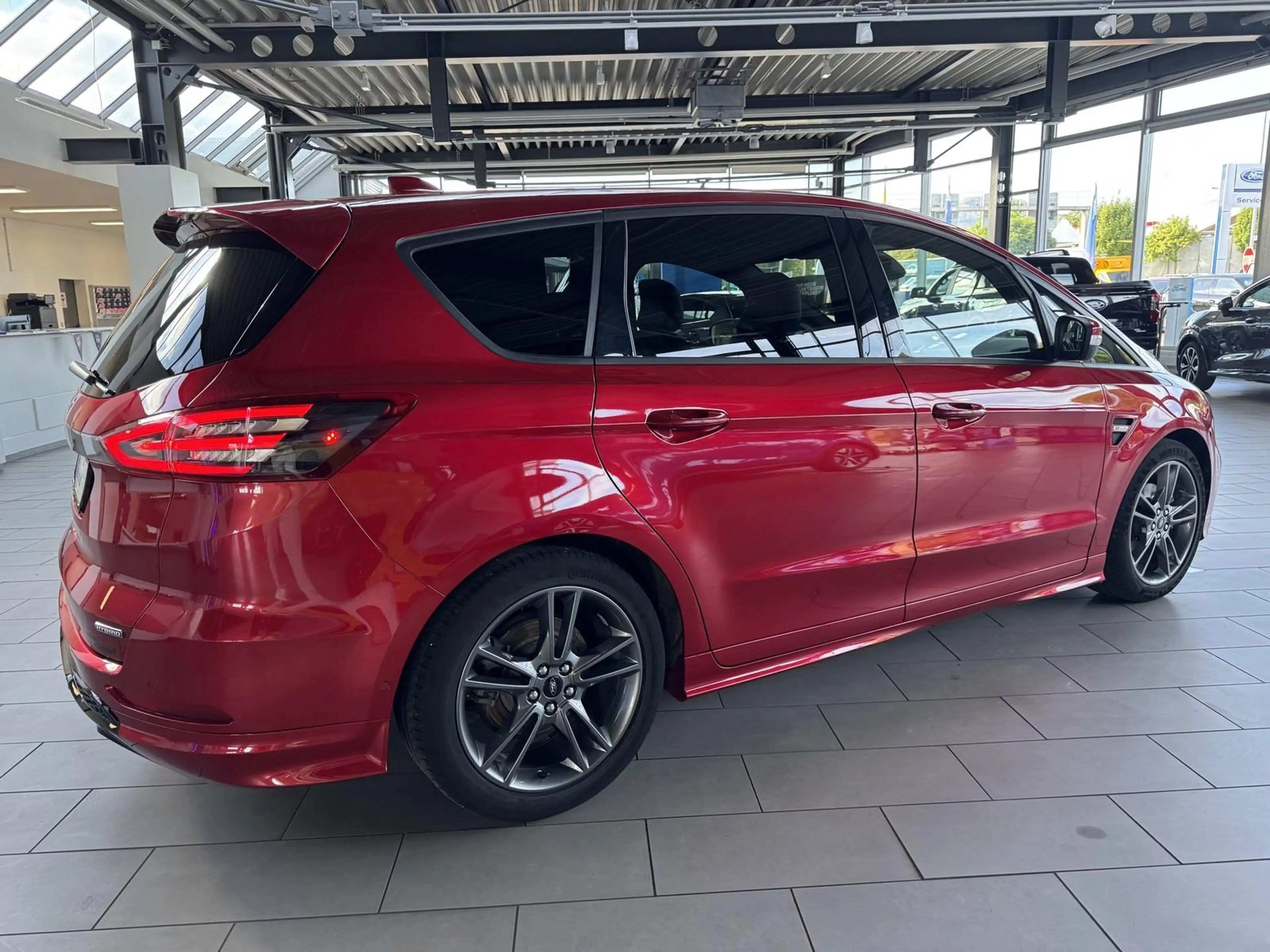 Ford S-Max FHEV Hybrid ST-Line Panorama + adapt. LED — photo 6