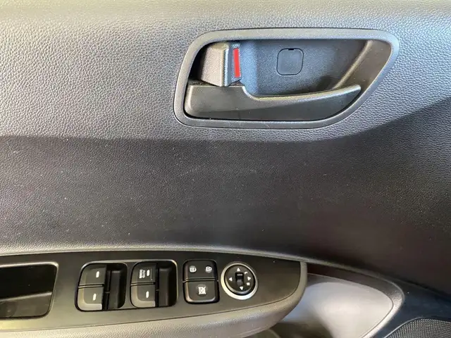 Hyundai i10 view 13