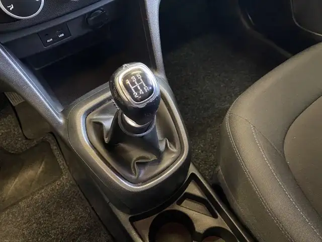 Hyundai i10 view 12