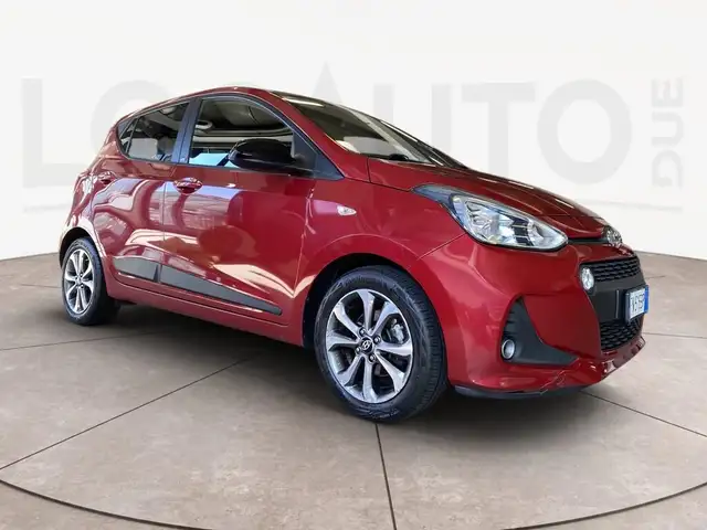 Hyundai i10 view 3
