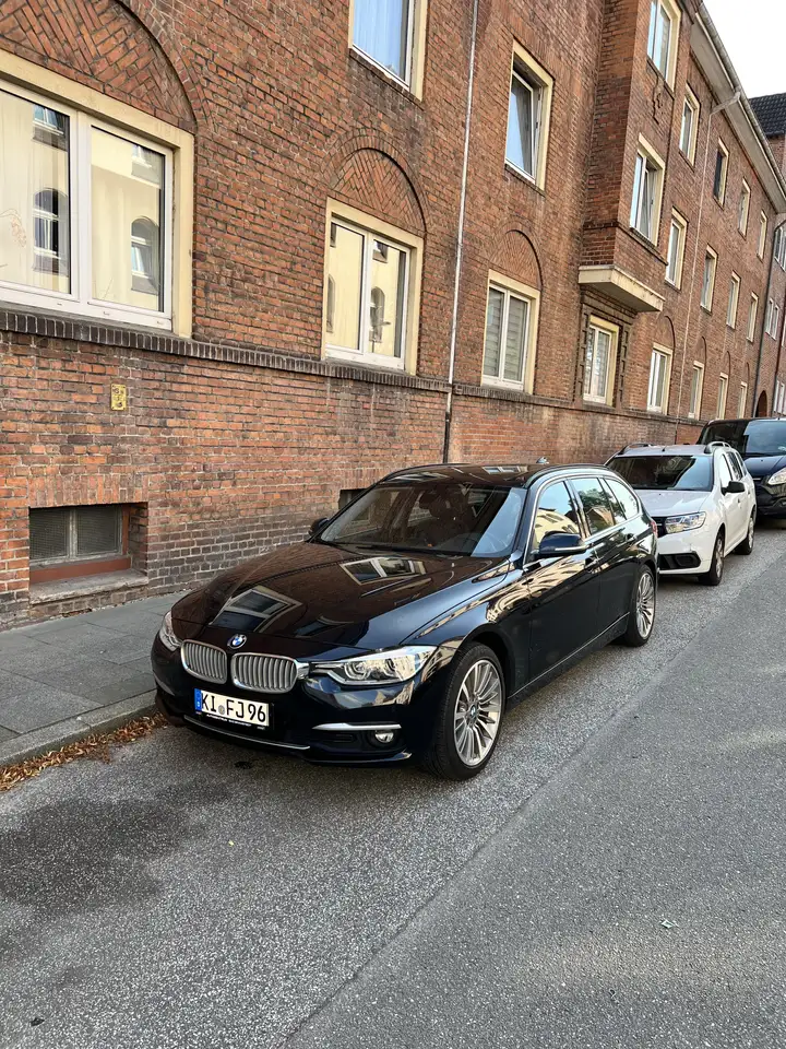 BMW 320 320d Touring Aut. Luxury Line — photo 1 of 7